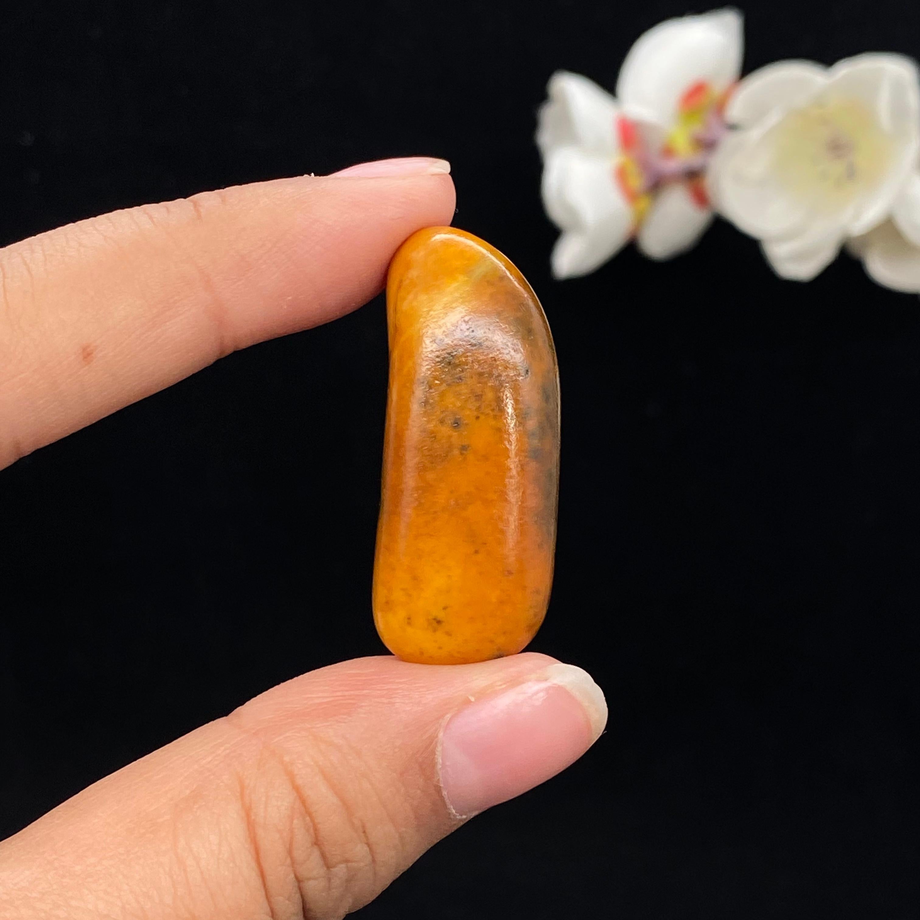 和田玉黄沁皮籽料吊坠籽（14.1g）