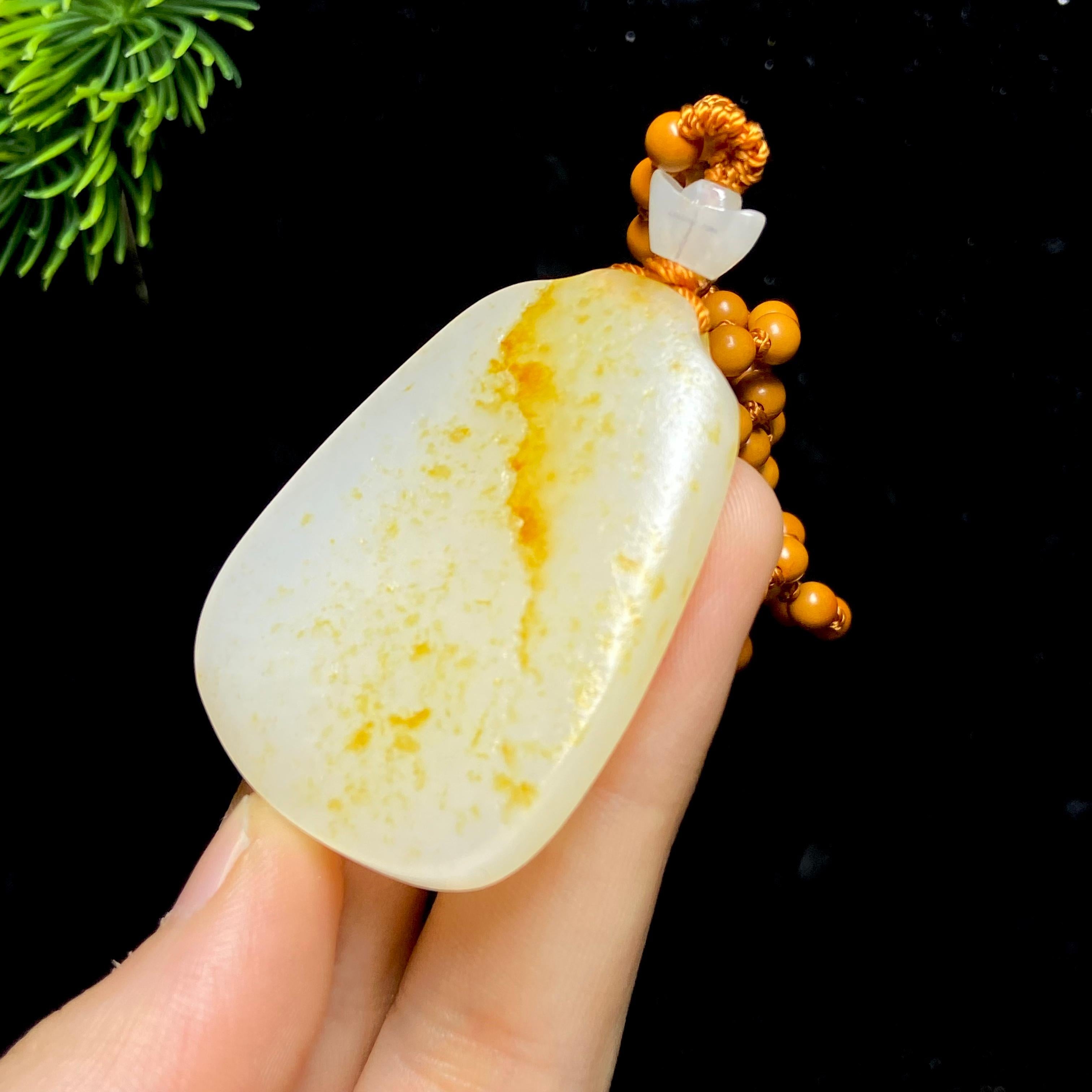 和田玉籽料无事牌（28.8g）