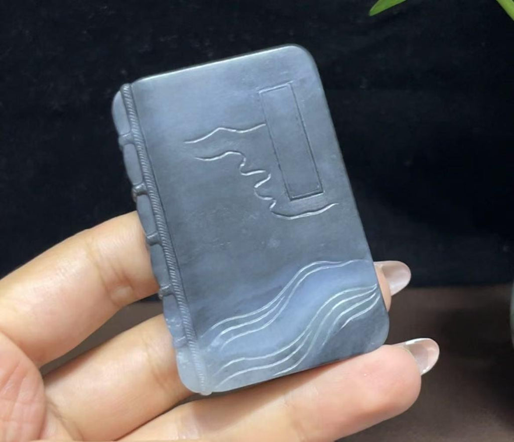 和田玉意境青花三味书屋平安牌（74.1g）