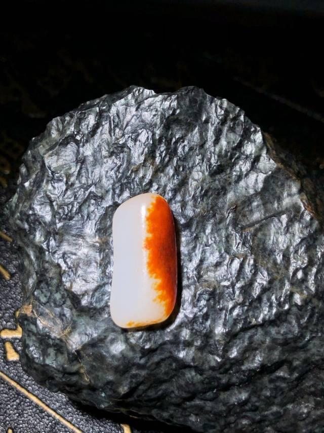 红皮白肉籽料原石