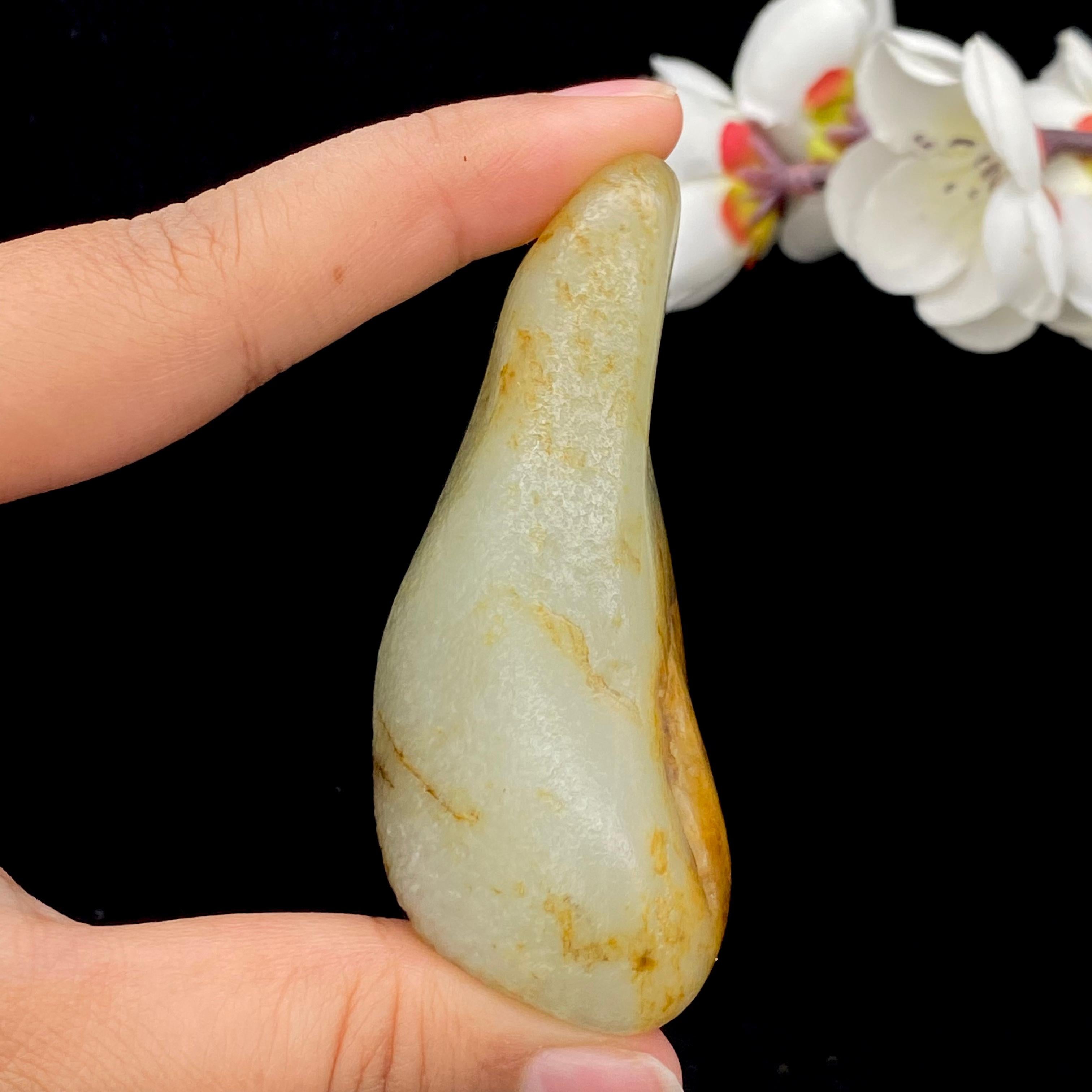 和田玉聚黄皮籽料手把件（119g）