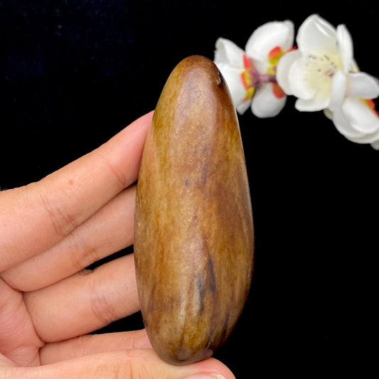 和田玉秋梨皮籽料手把件（132.2g）