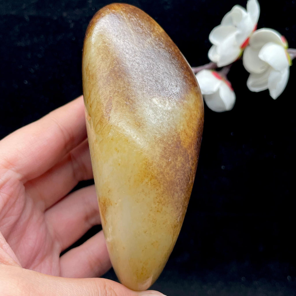 和田玉秋梨黑皮籽料手把件（376.9g）