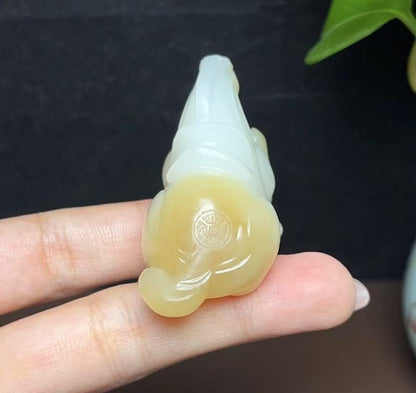 和田玉且末糖羊脂玉生肖马马到成功（49.5g）