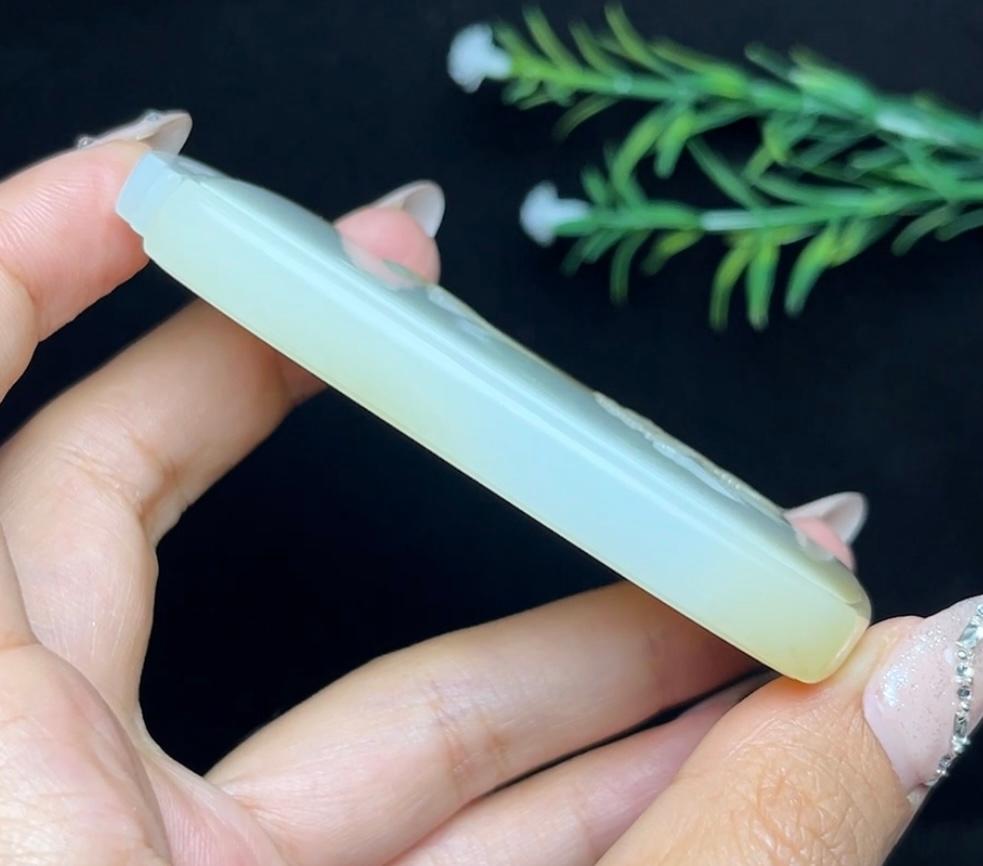 和田玉糖白料山水牌（81.6g）