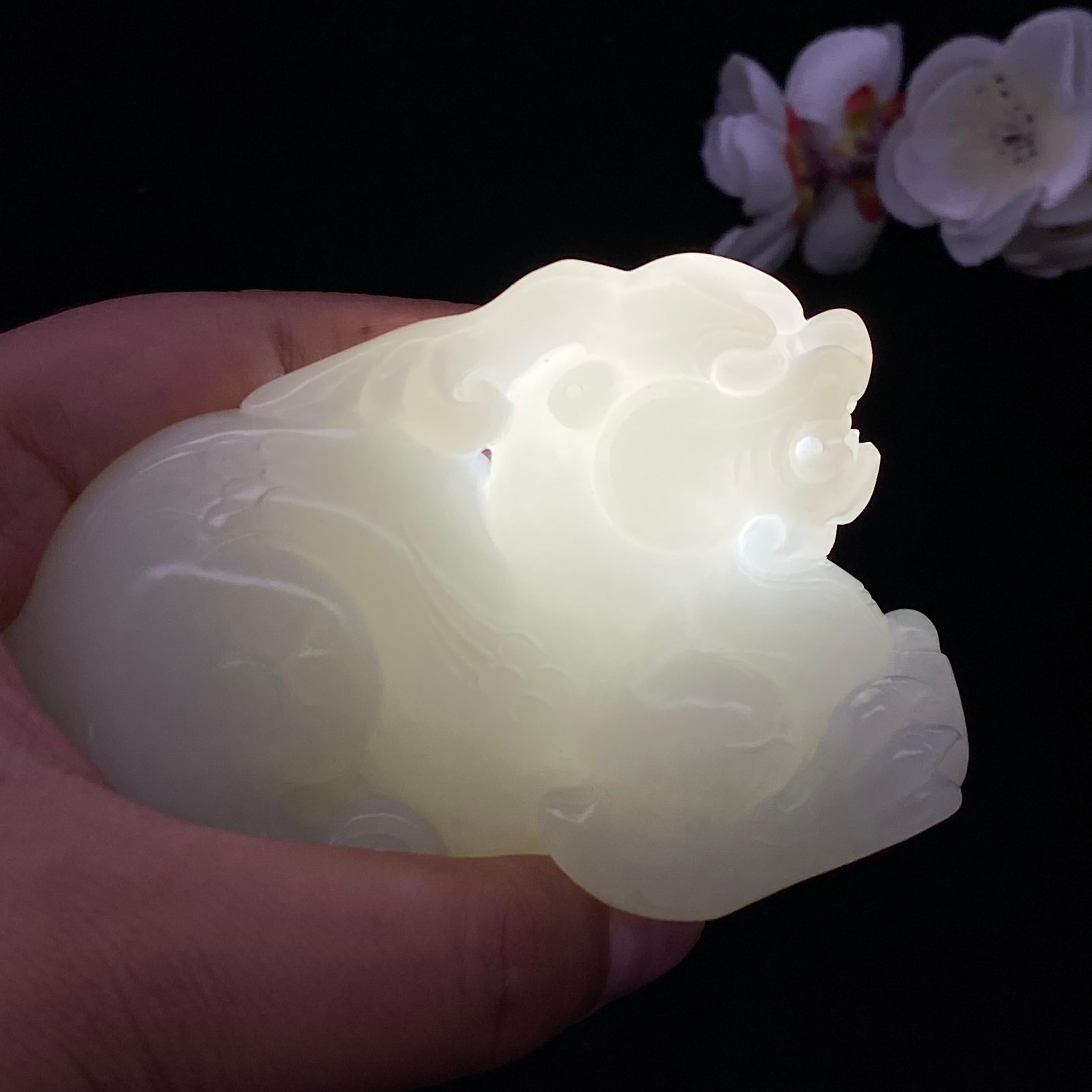 和田玉-白玉貔貅【招财进宝】手把件（266.7g）