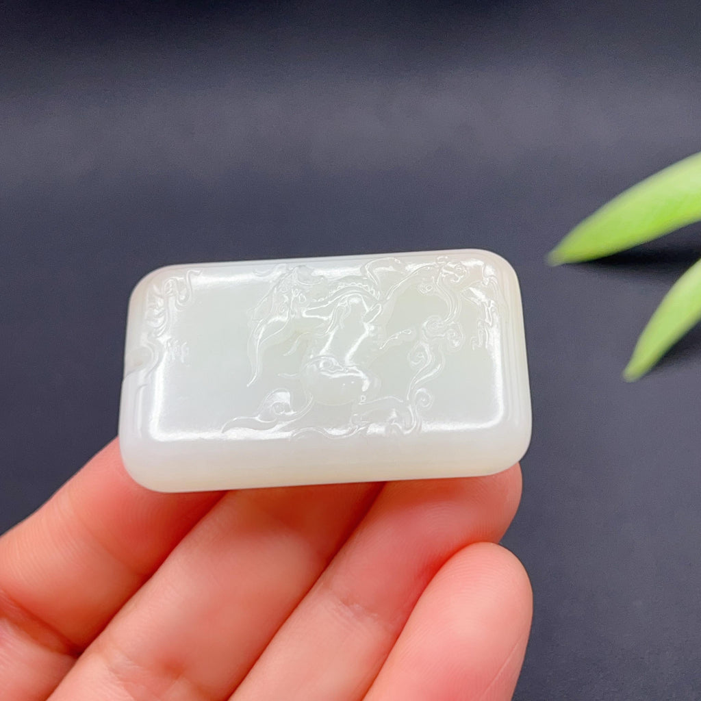 和田玉羊脂白麒麟玉牌（27.29g）