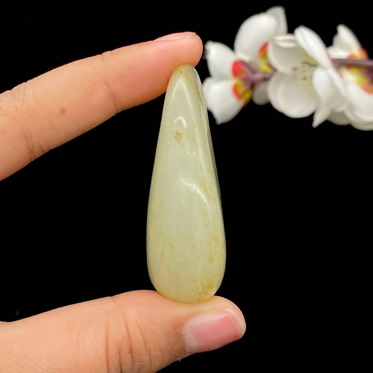 和田玉洒金皮籽料大挂件（58.6g）