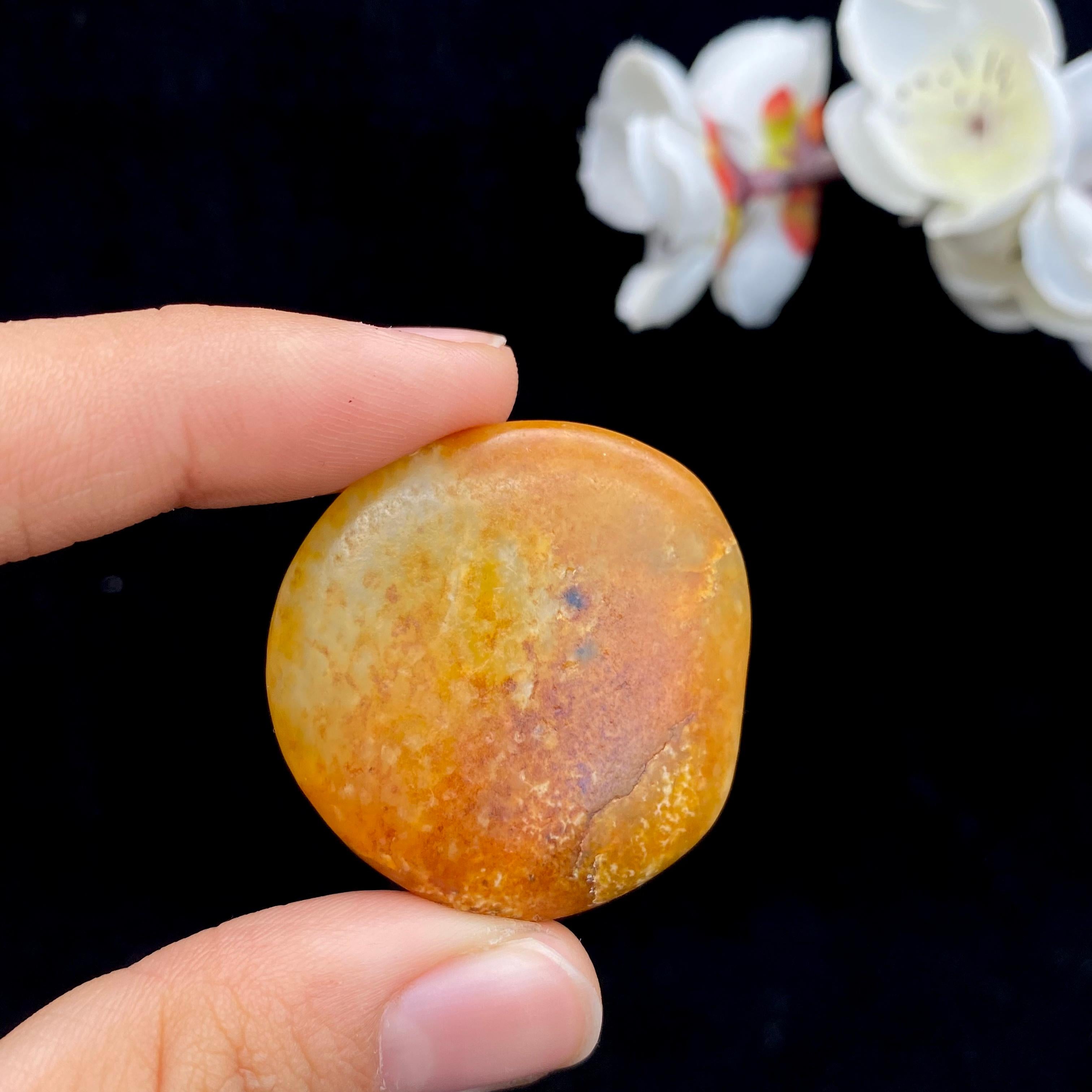 和田玉黄沁皮籽料原石（22.3g）