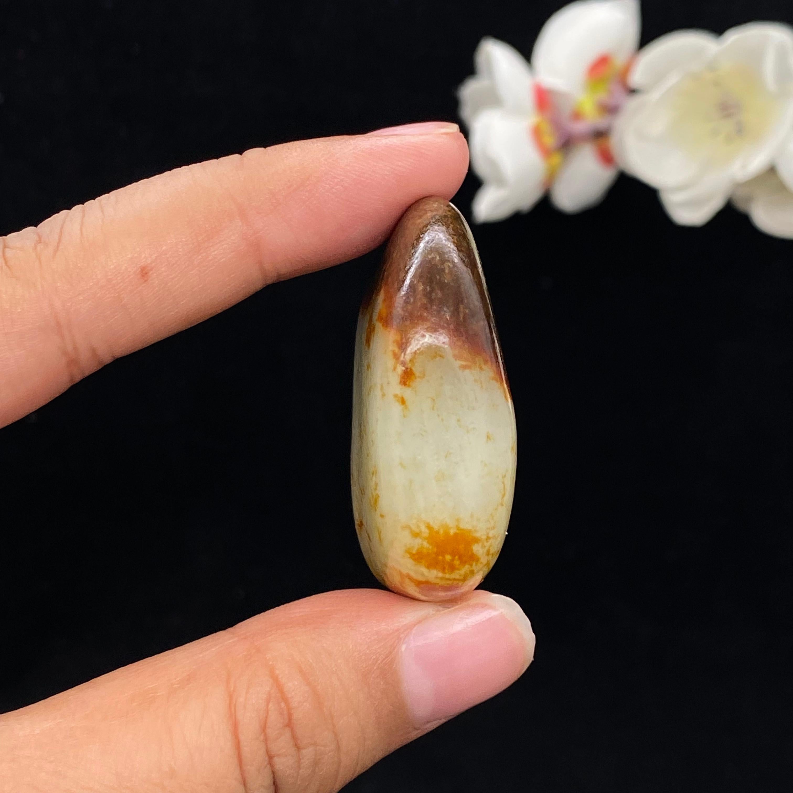和田玉聚红皮籽料（38.1g）