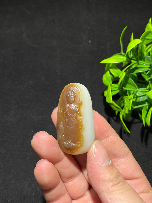 和田糖白玉站观音（36.5g）
