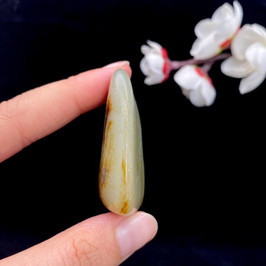 和田玉聚红皮籽料原石（33.2g）