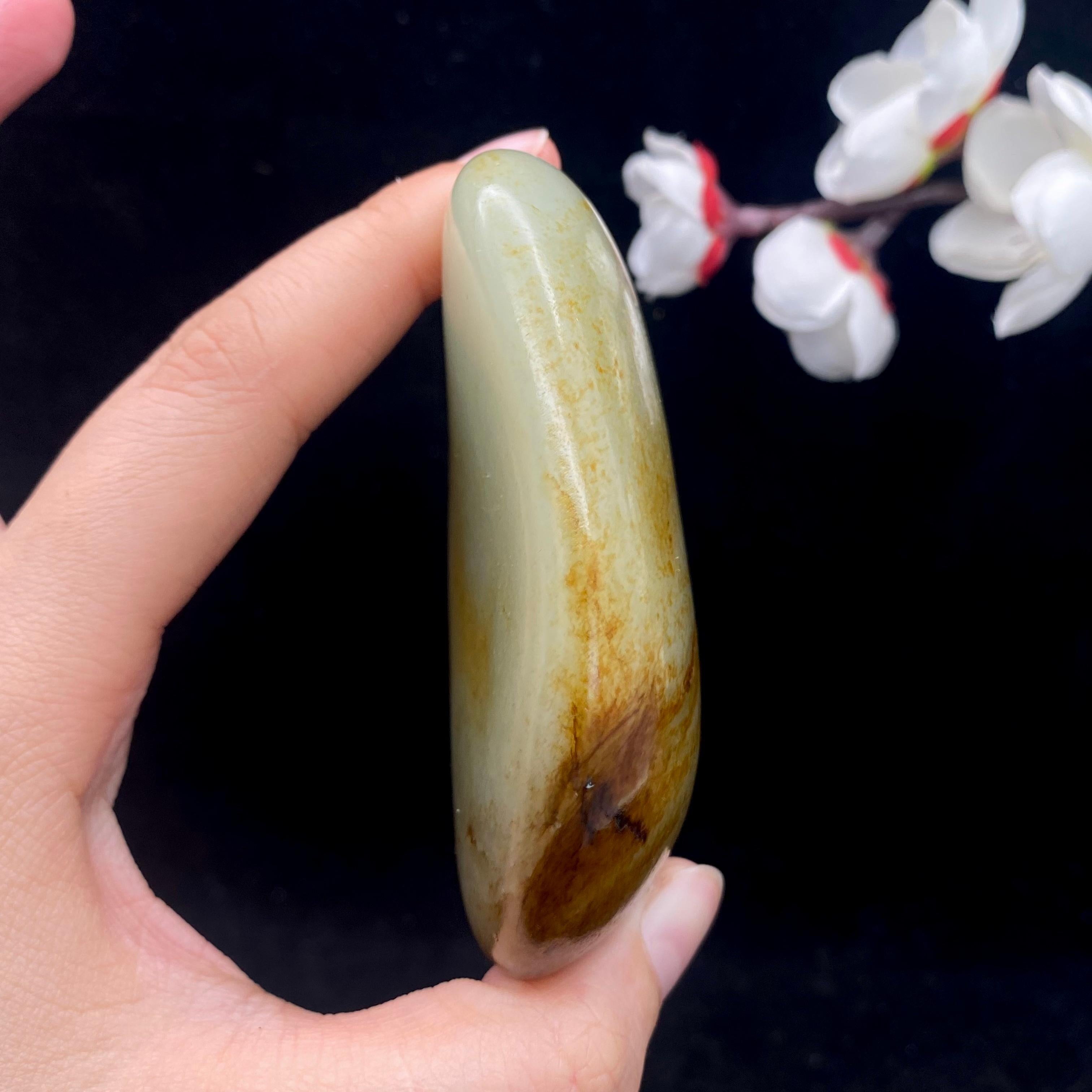 和田玉洒金皮籽料原石（194g）