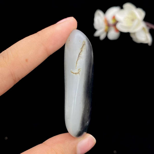 和田玉青花籽料原石（51g）