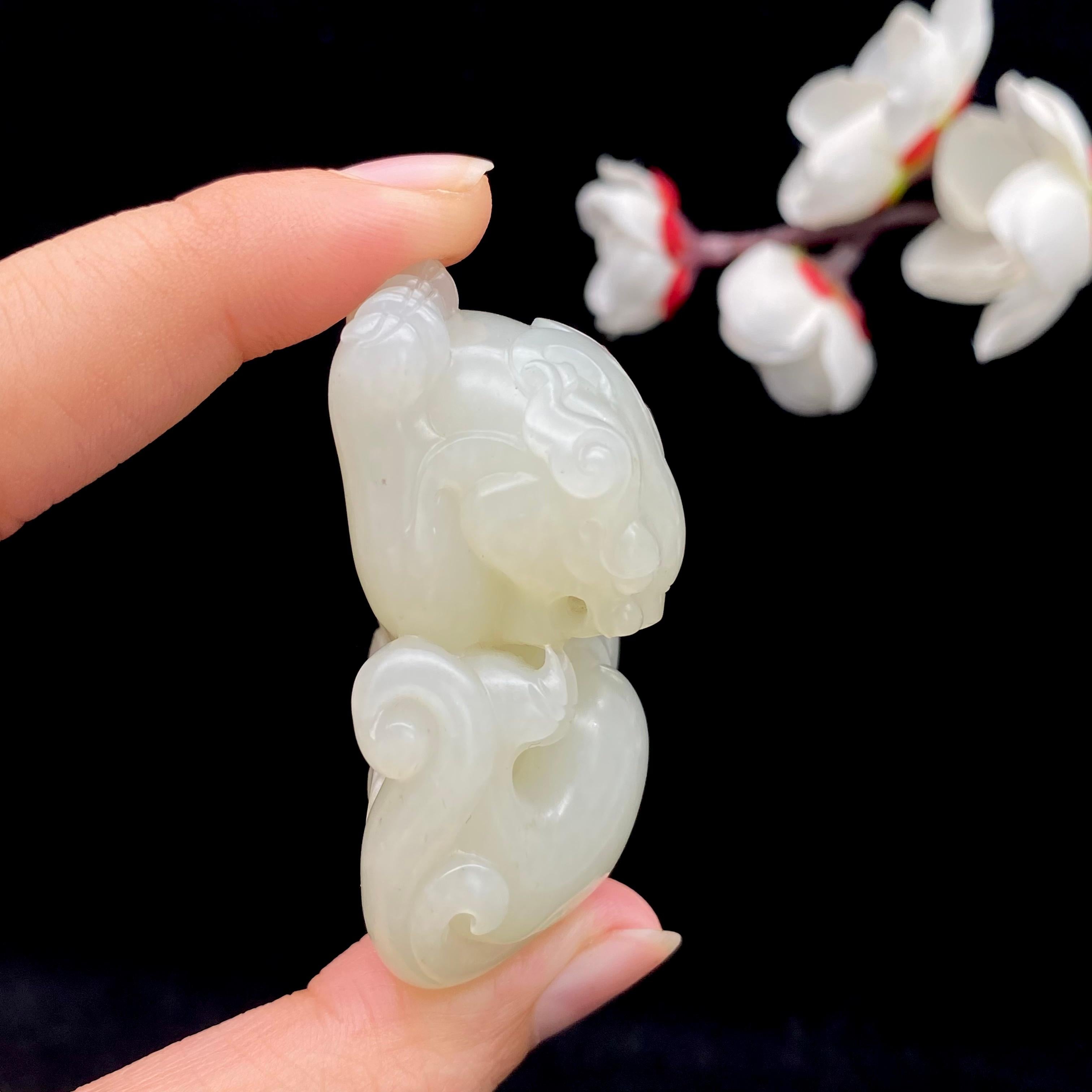 和田玉籽料【回头貔貅】（71g） – 厚德载玉