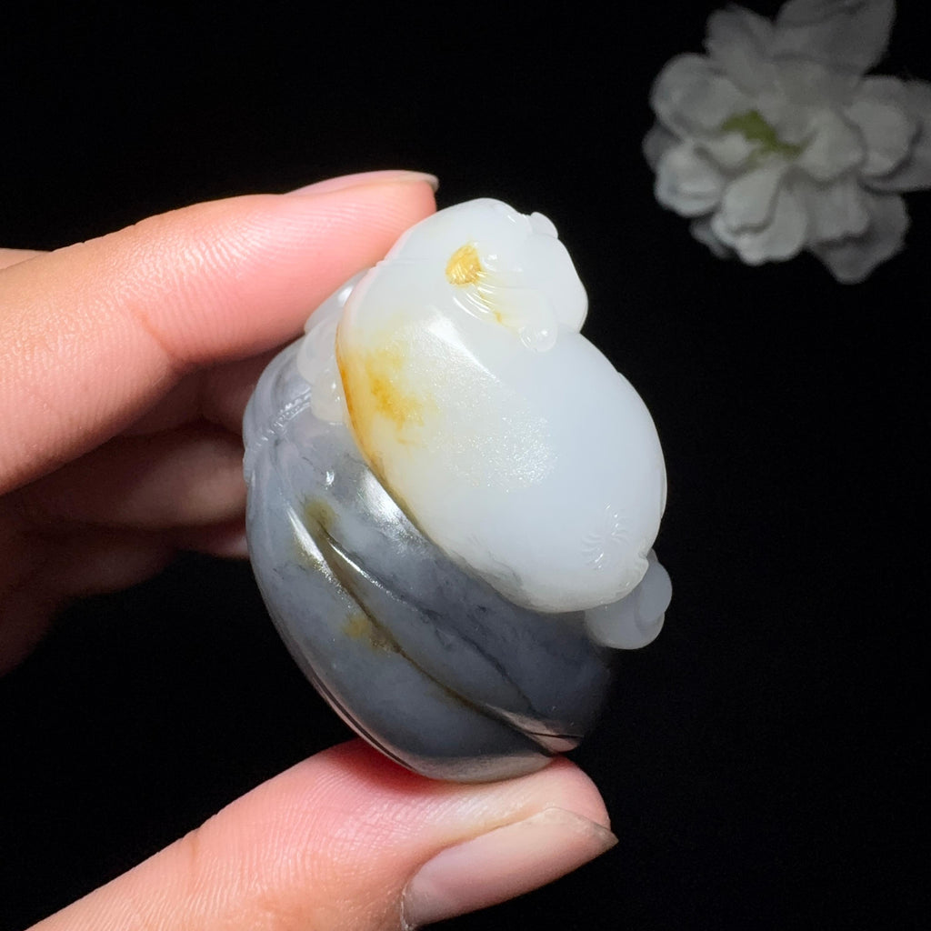 精品和田玉青花籽料发财猪挂件（54.6g）