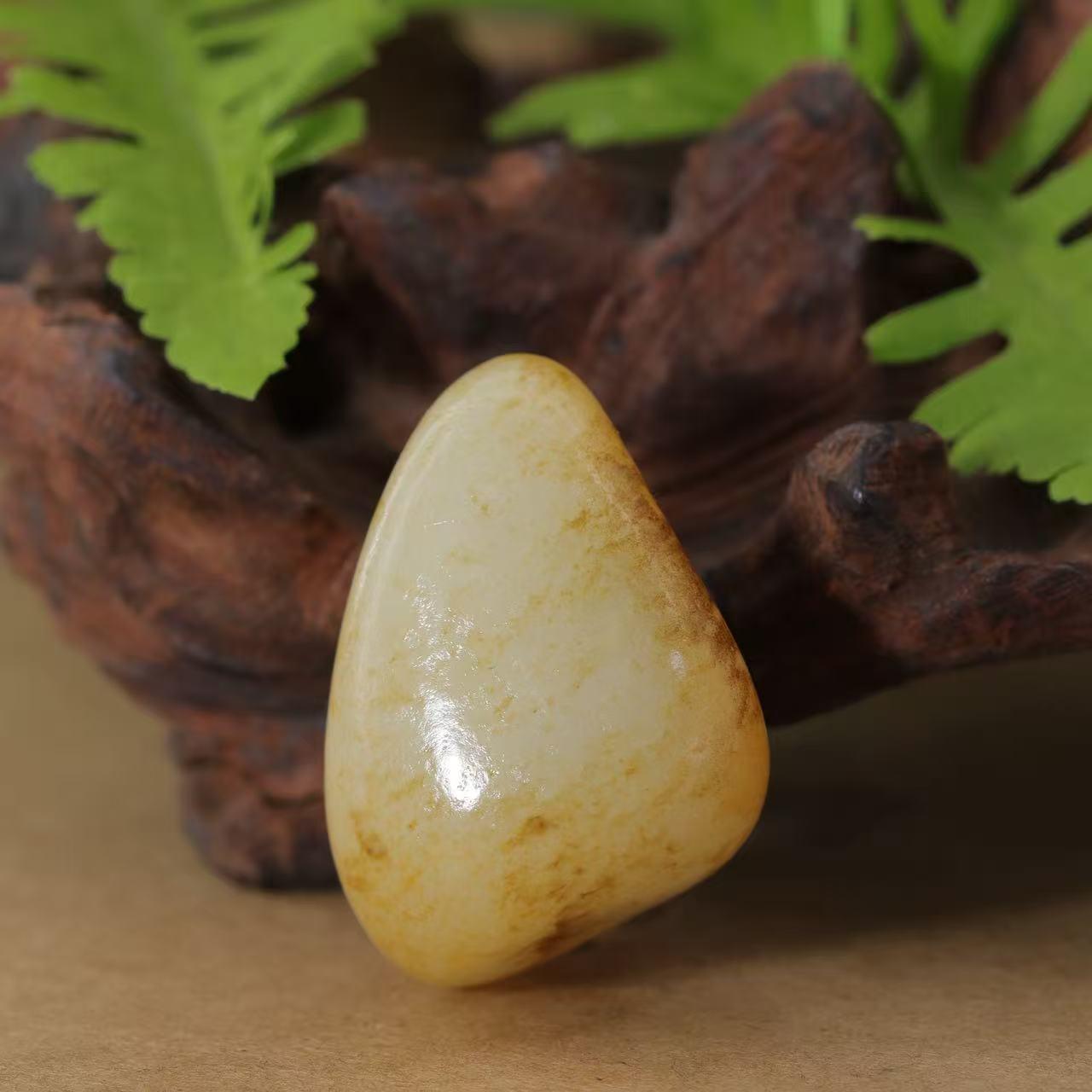 和田玉洒金皮籽料挂件（39.1g）