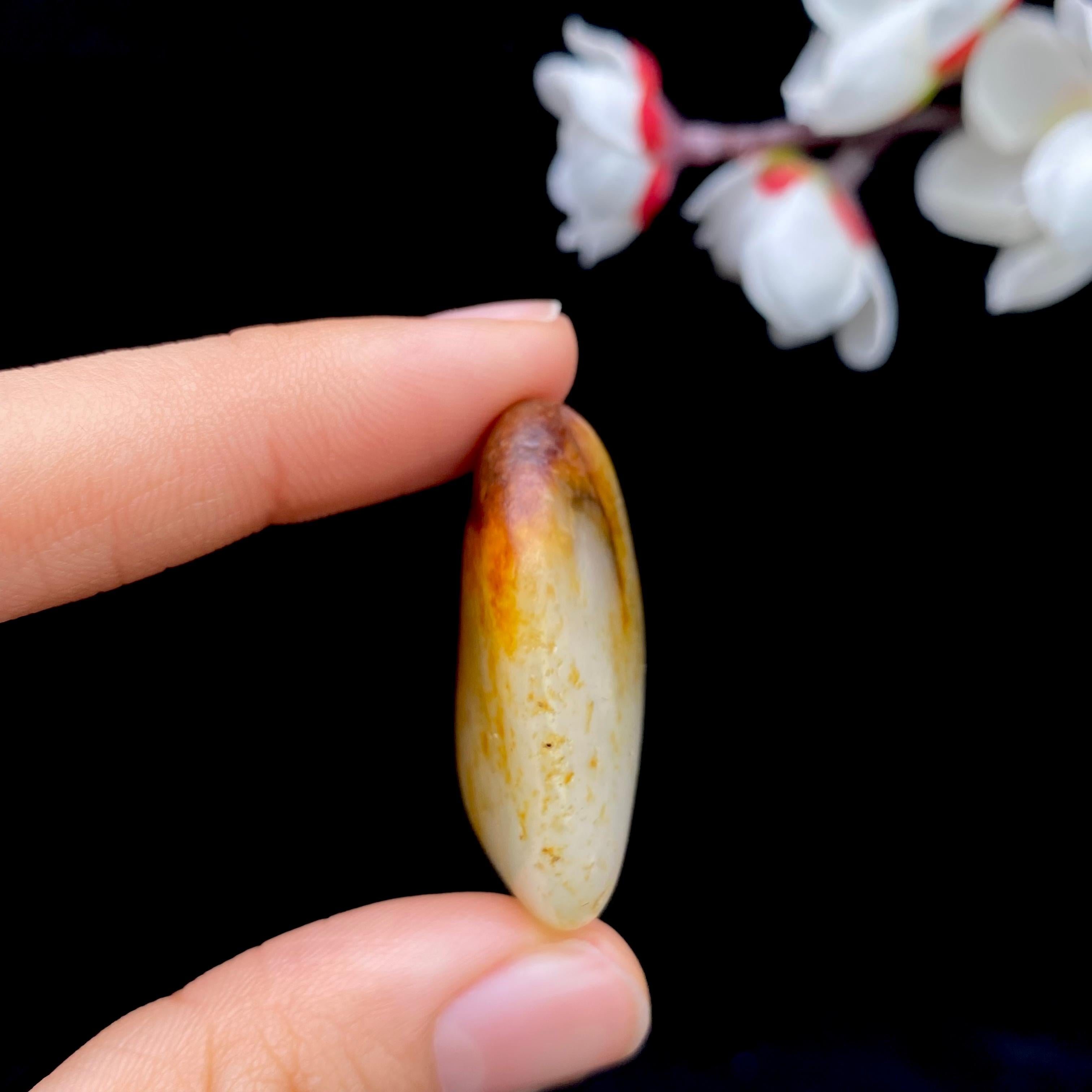 和田玉聚红皮籽料（22.8g）