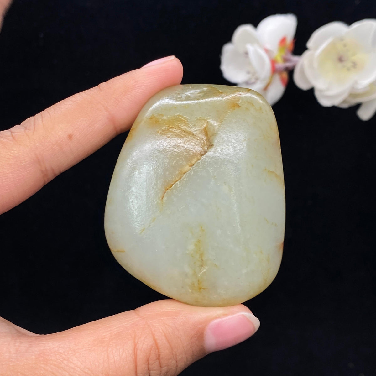 和田玉洒金皮籽料手把件（95.8g）