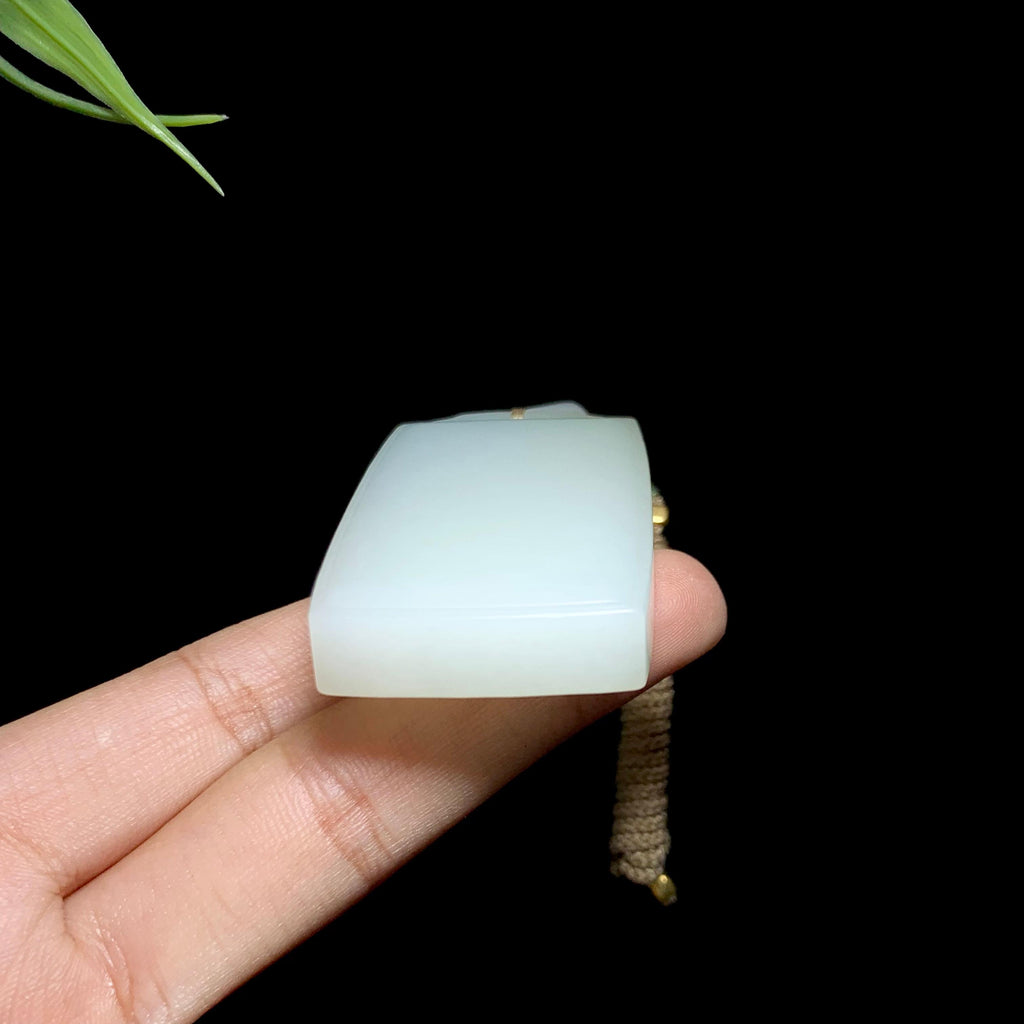 和田山料糖白玉无事牌（53.7g）