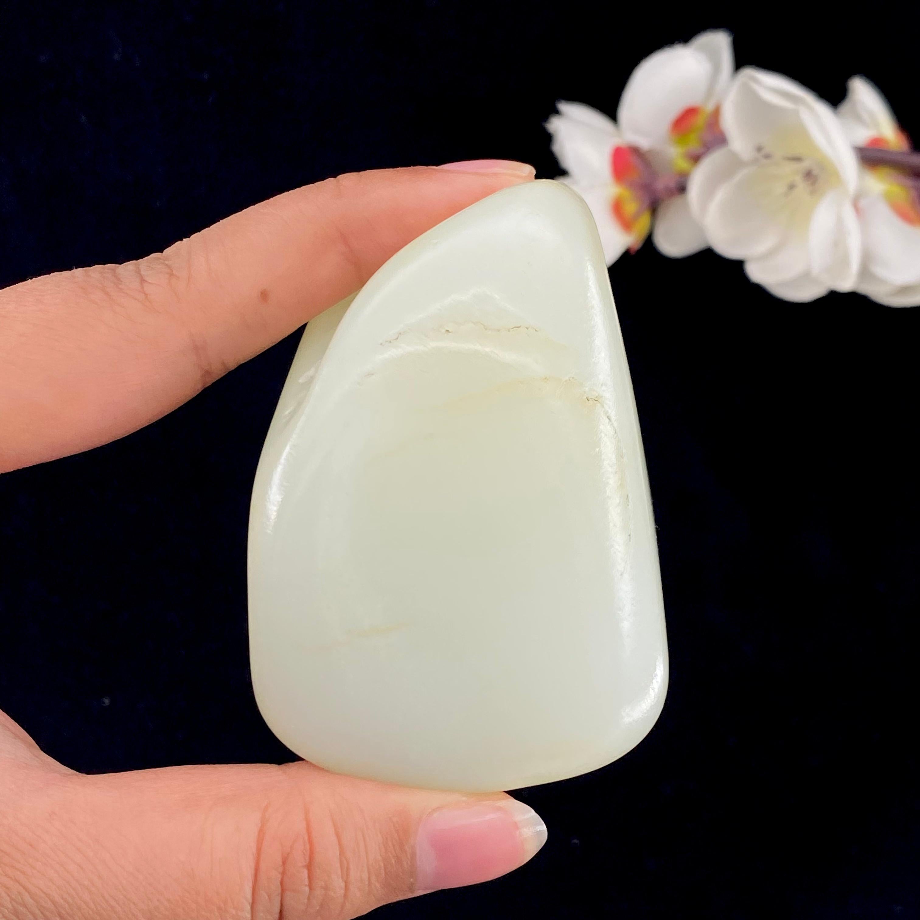 和田玉白玉籽料手把件（193.4g）