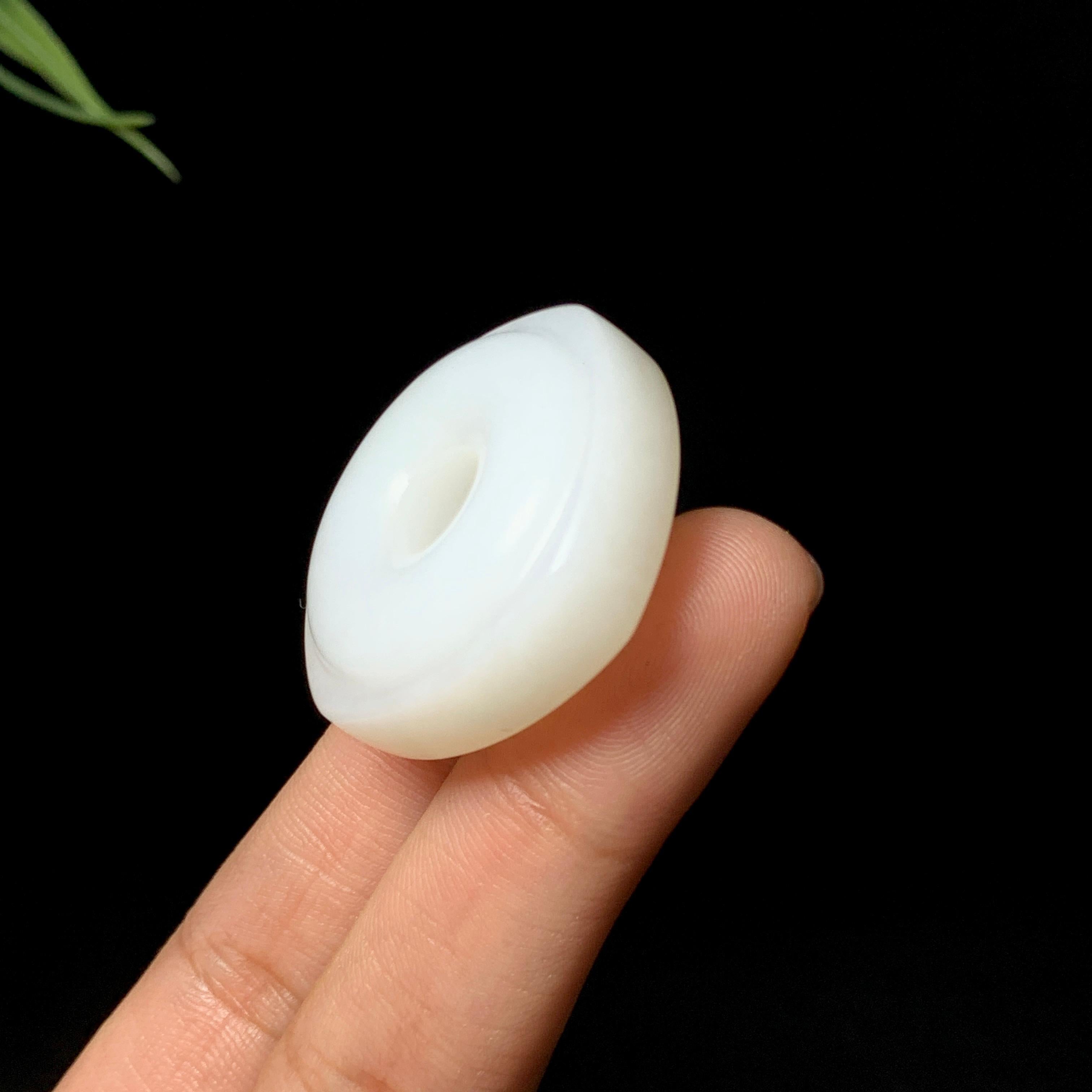 高品质和田白玉方扣平安扣（21.6g）