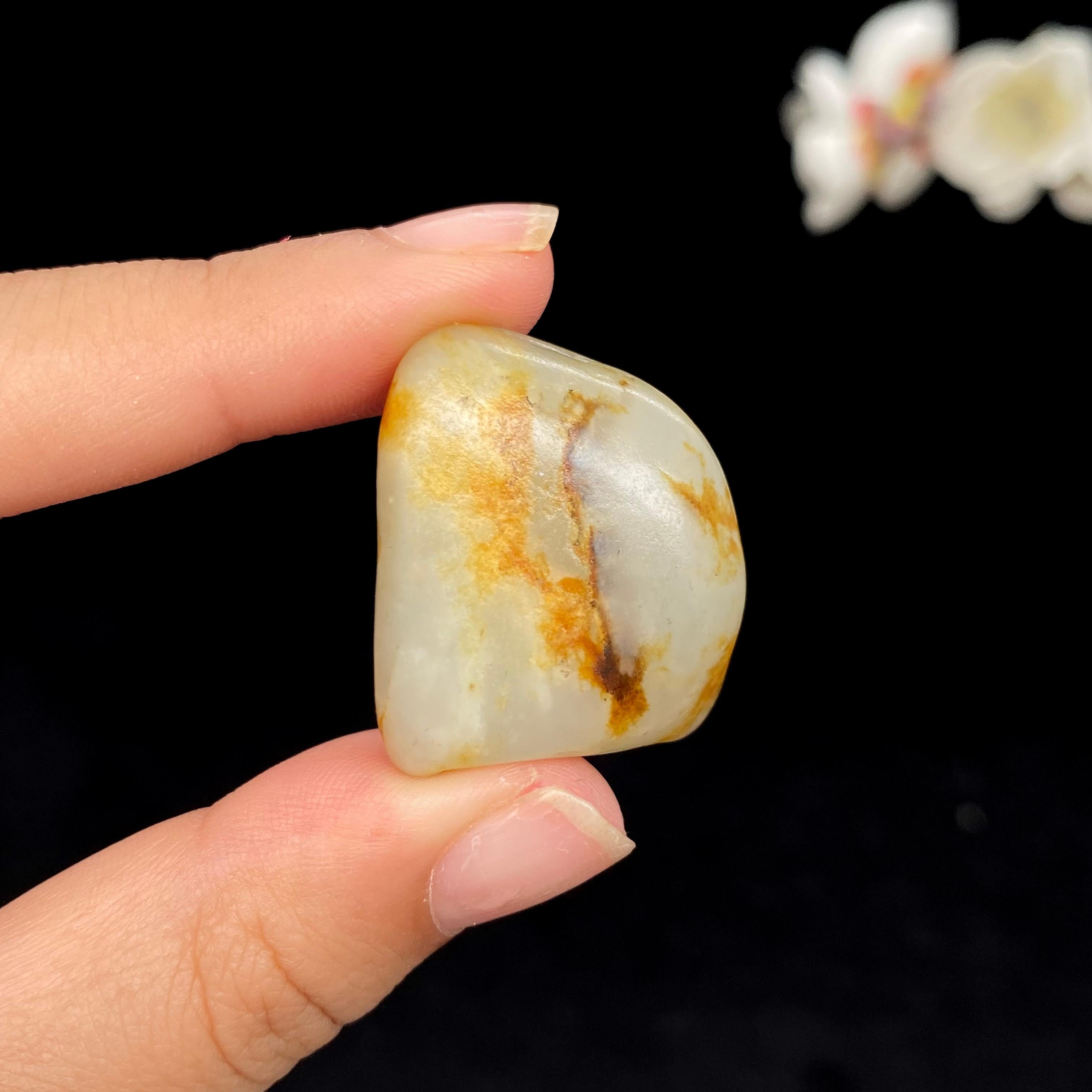 【超值推荐】 和田玉聚黄皮籽料吊坠籽（14.1g）