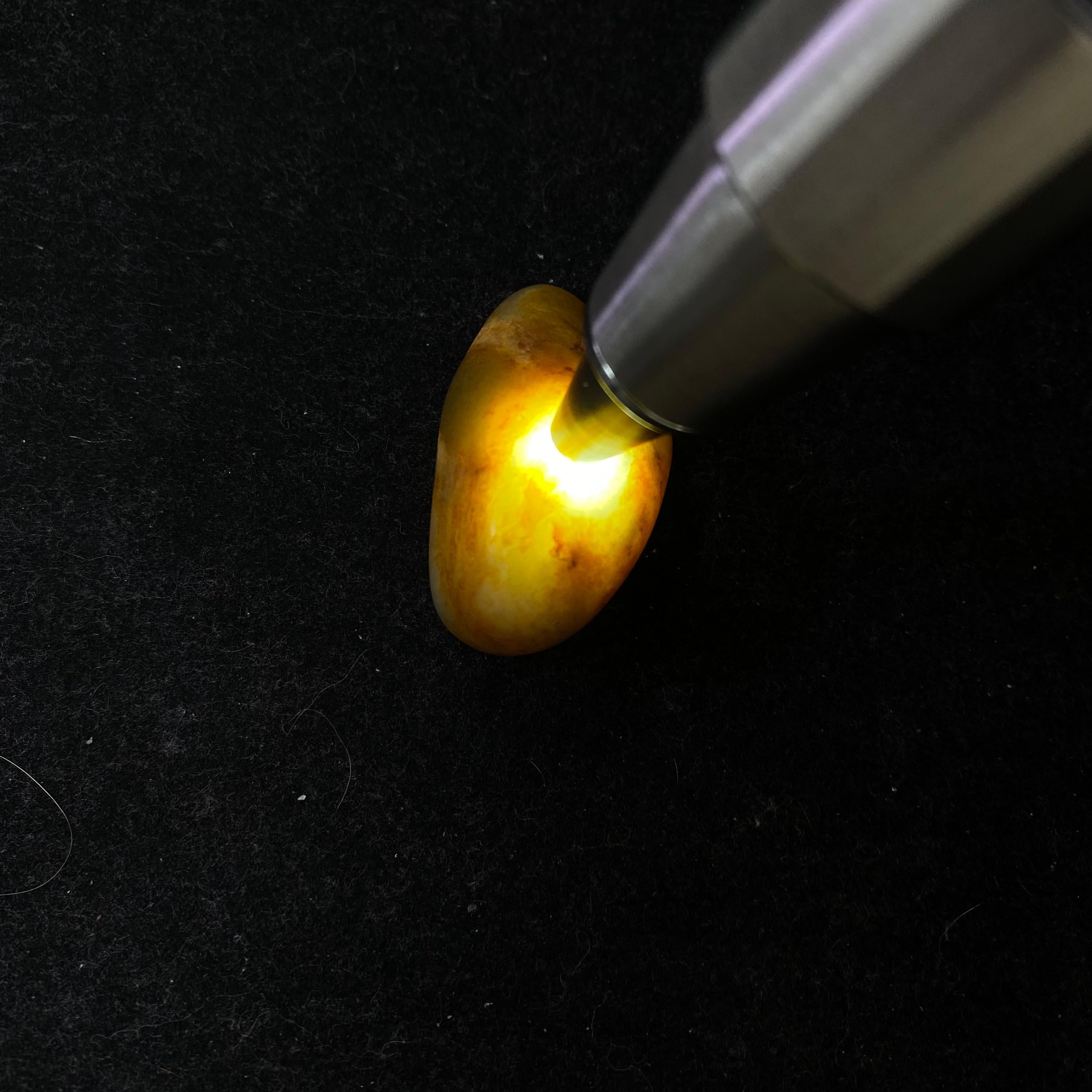 和田玉黄皮白肉籽料（24.2g）