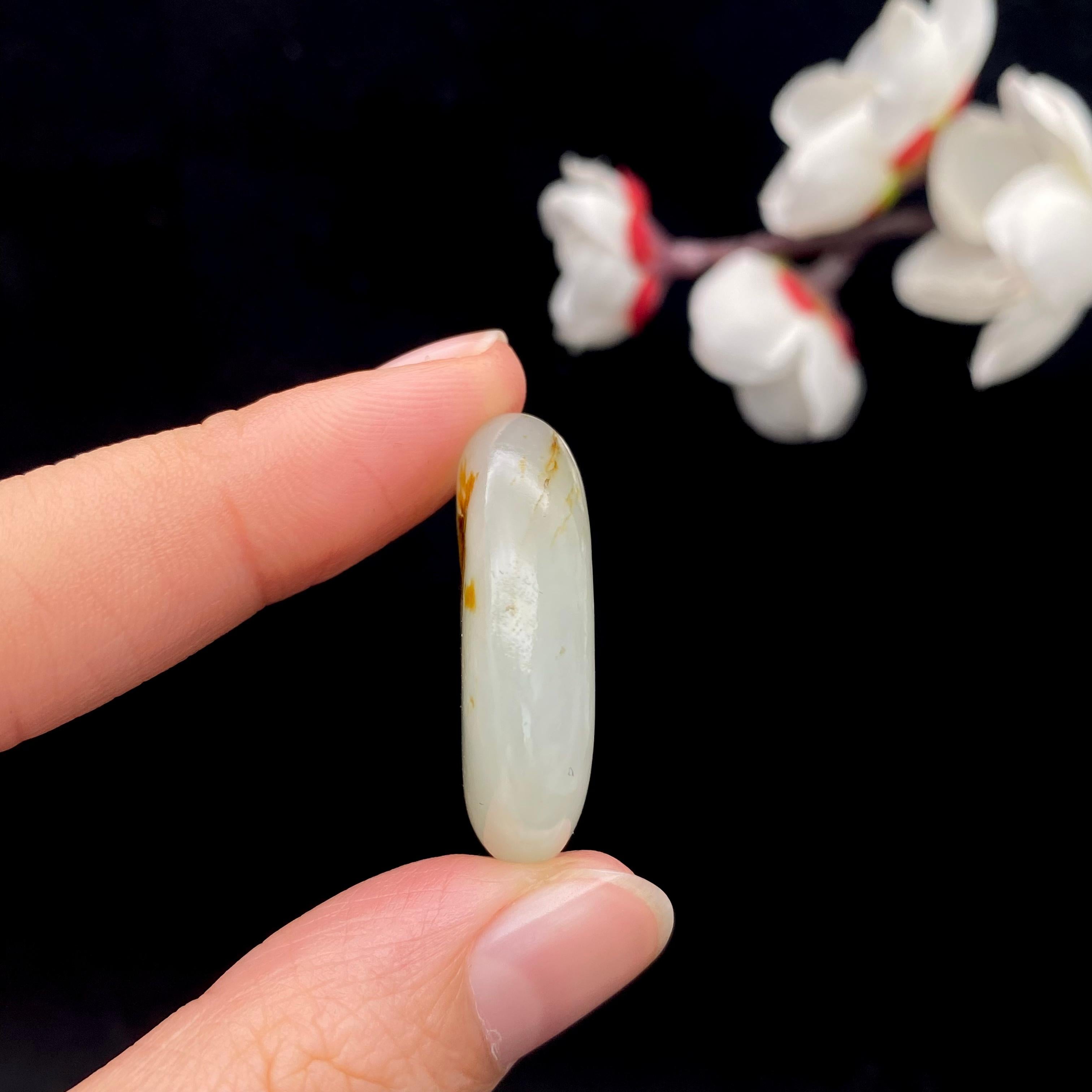 和田玉黄皮籽料原石（8.6g）