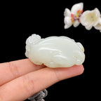 和田玉白玉籽料【貔貅】手把件（65.2g）