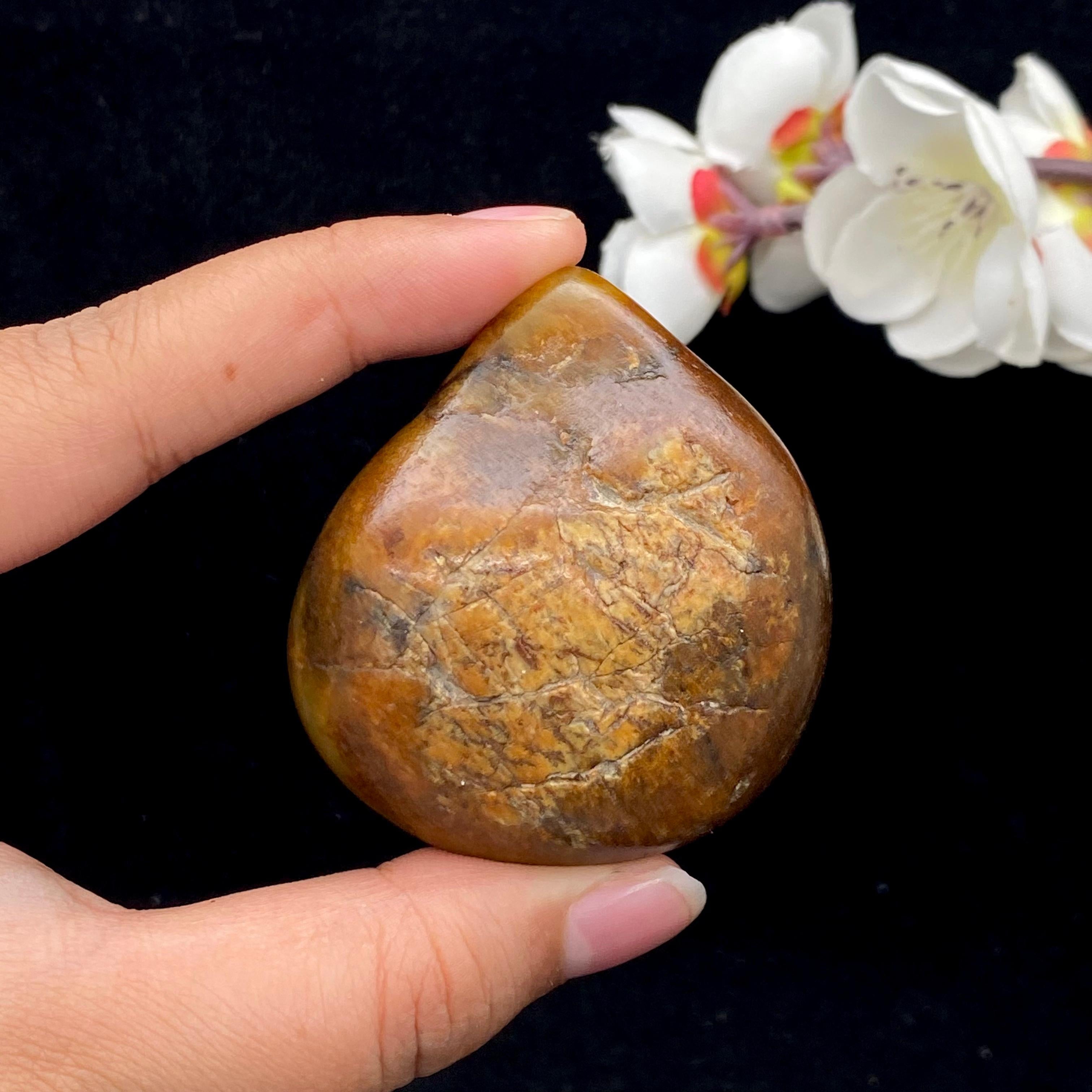 和田玉聚红皮籽料手把件（121.1g）