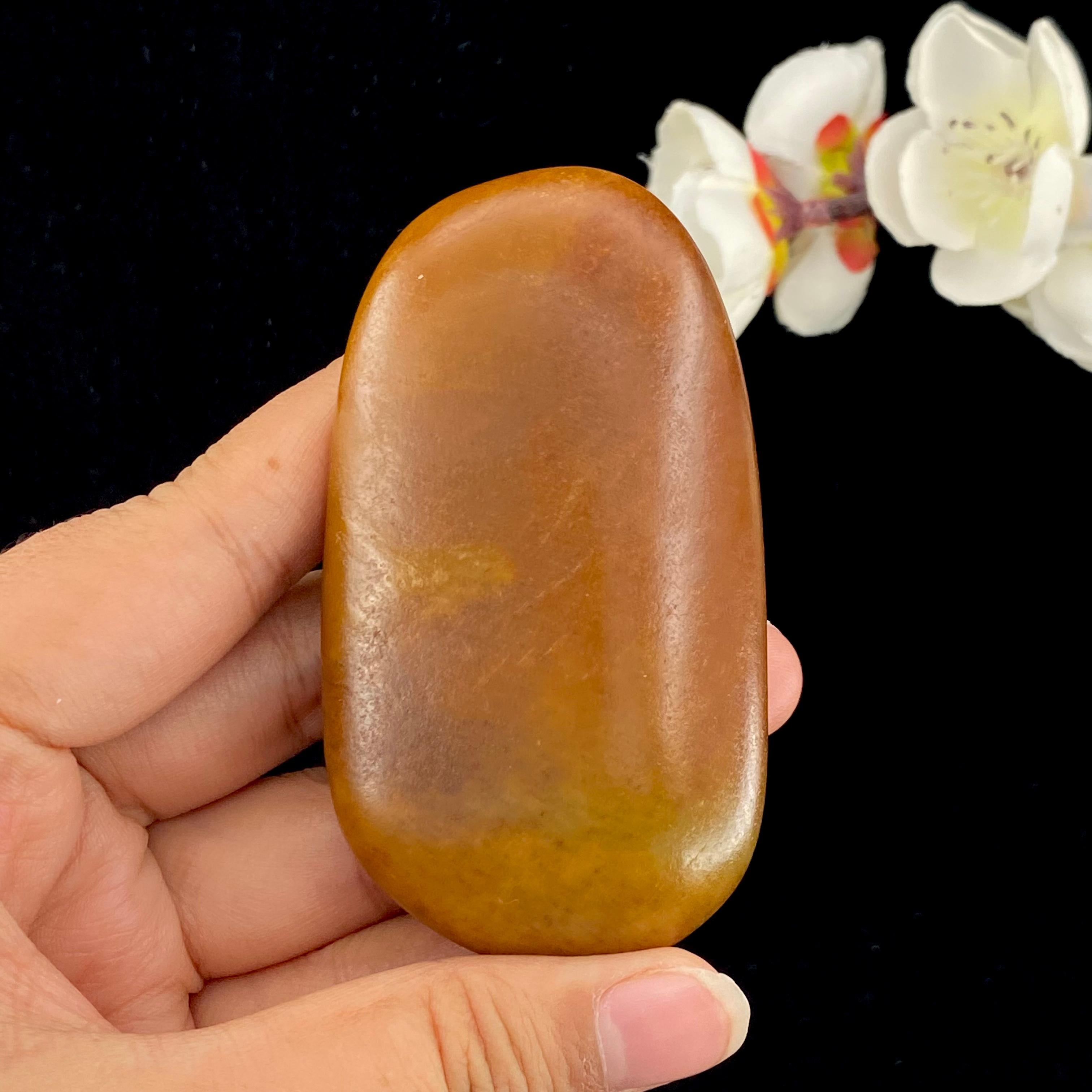 和田玉黄沁皮籽料原石（137.5g）