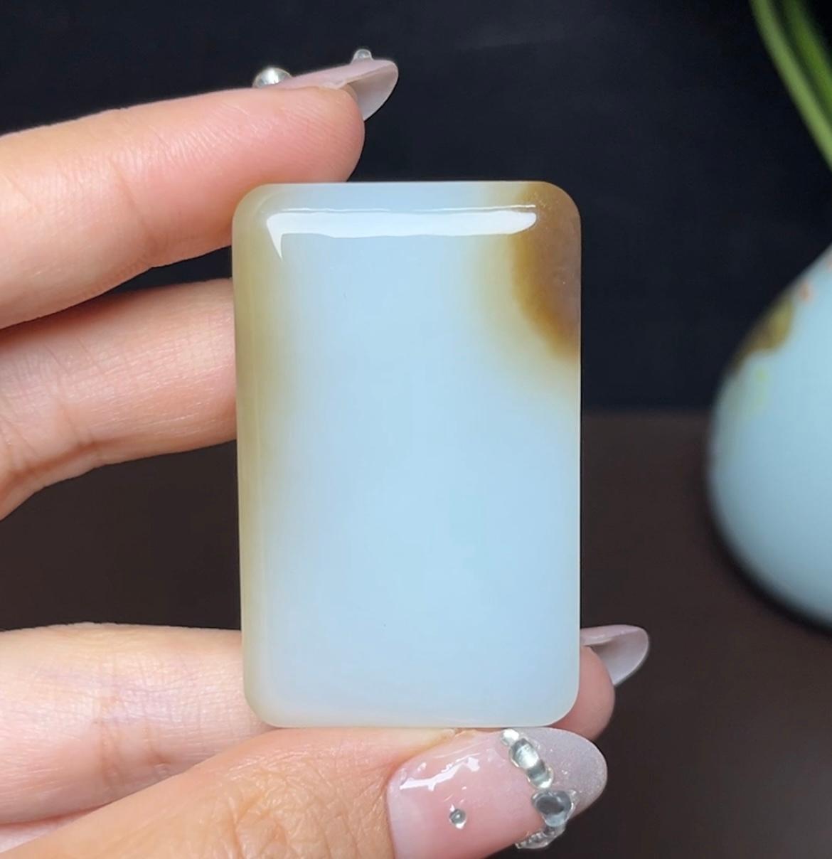 新疆和田玉且末糖羊脂玉平安无事牌（38.8g）