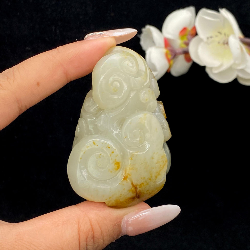 和田玉洒金皮带翠籽料【如意】挂件（91.8g）