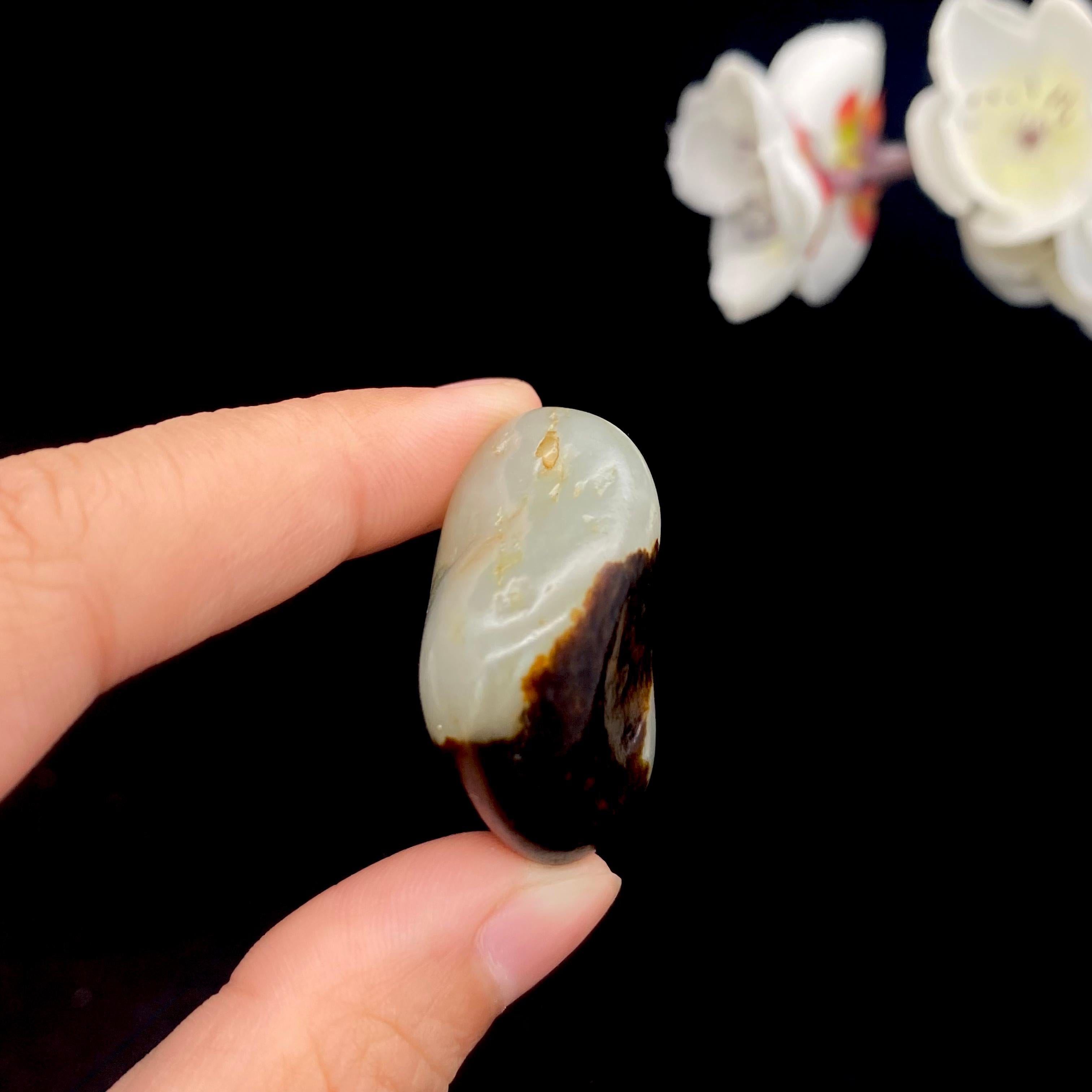 和田玉聚黑皮籽料挂件（20.7g）