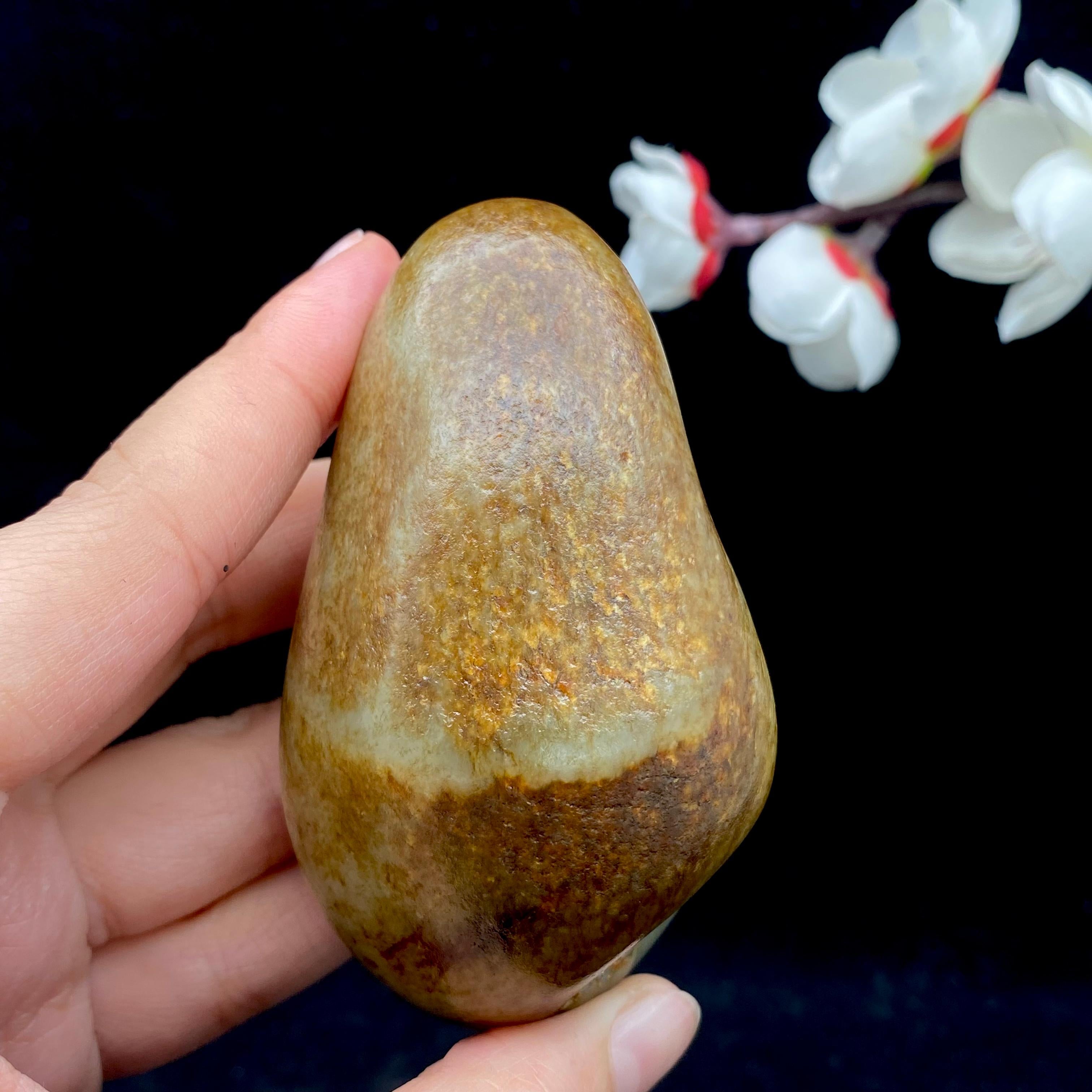 和田玉聚黄皮籽料手把件（207.9g）