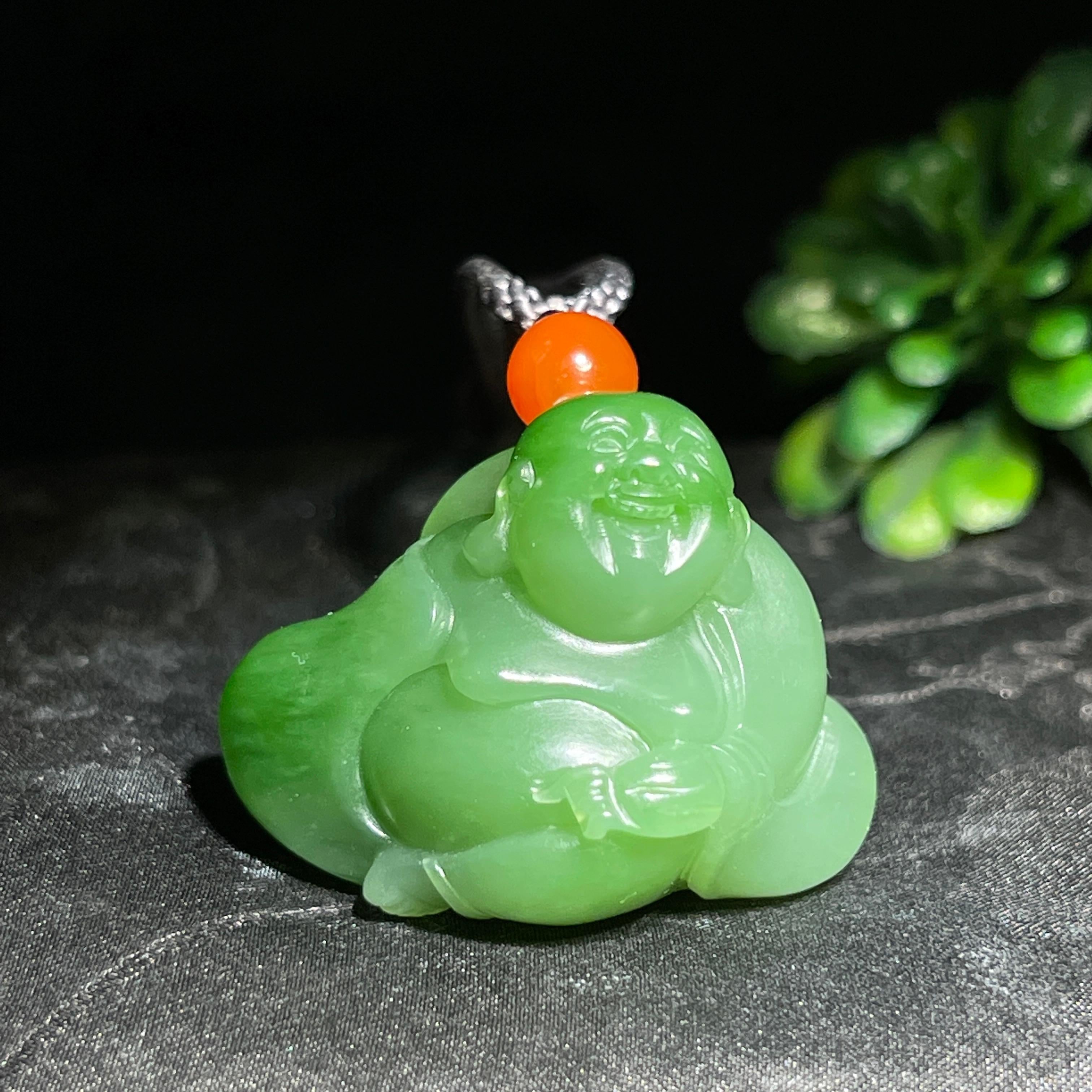 和田玉碧玉阳绿佛公牌（14.9g）