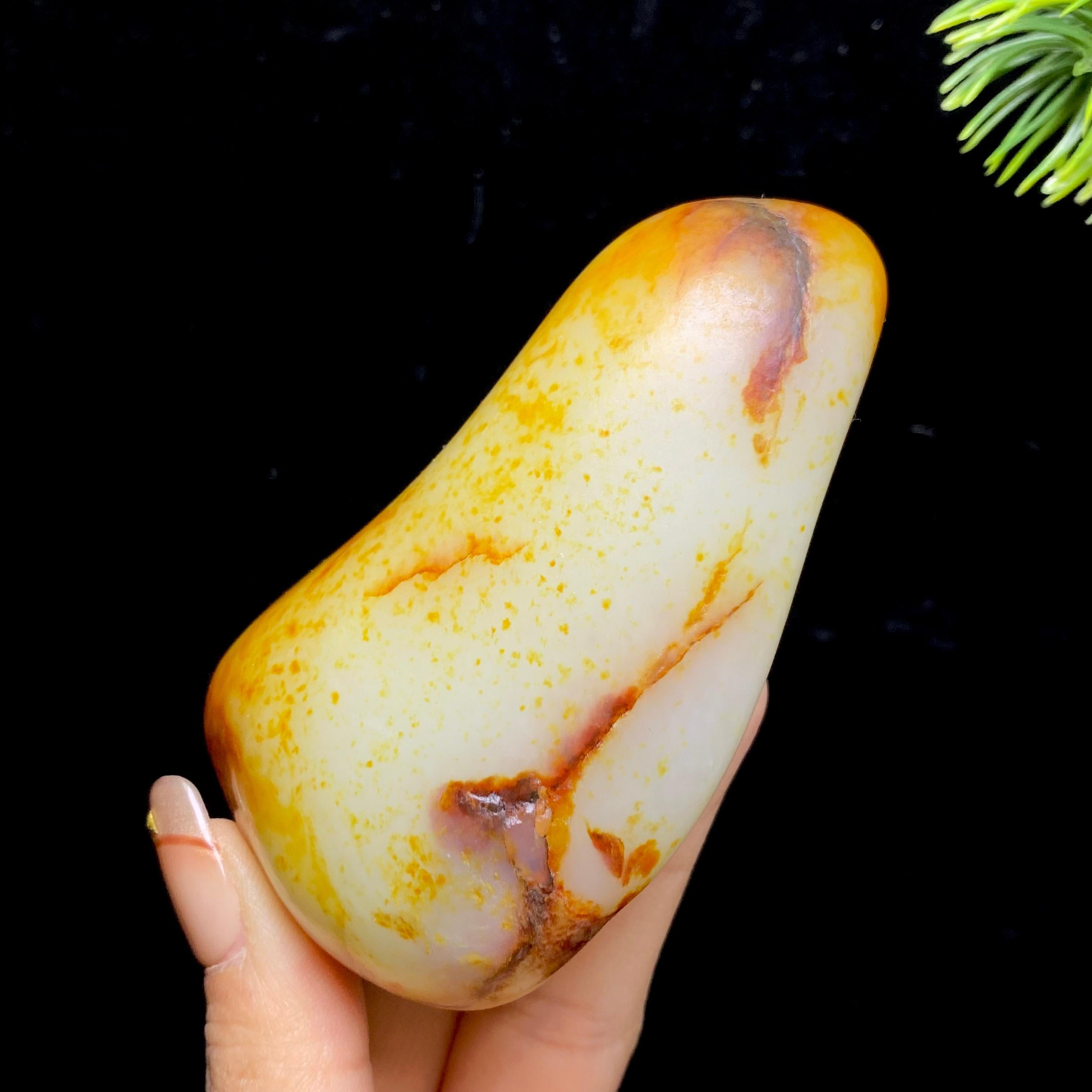 和田玉红皮籽料把件（245.6g）