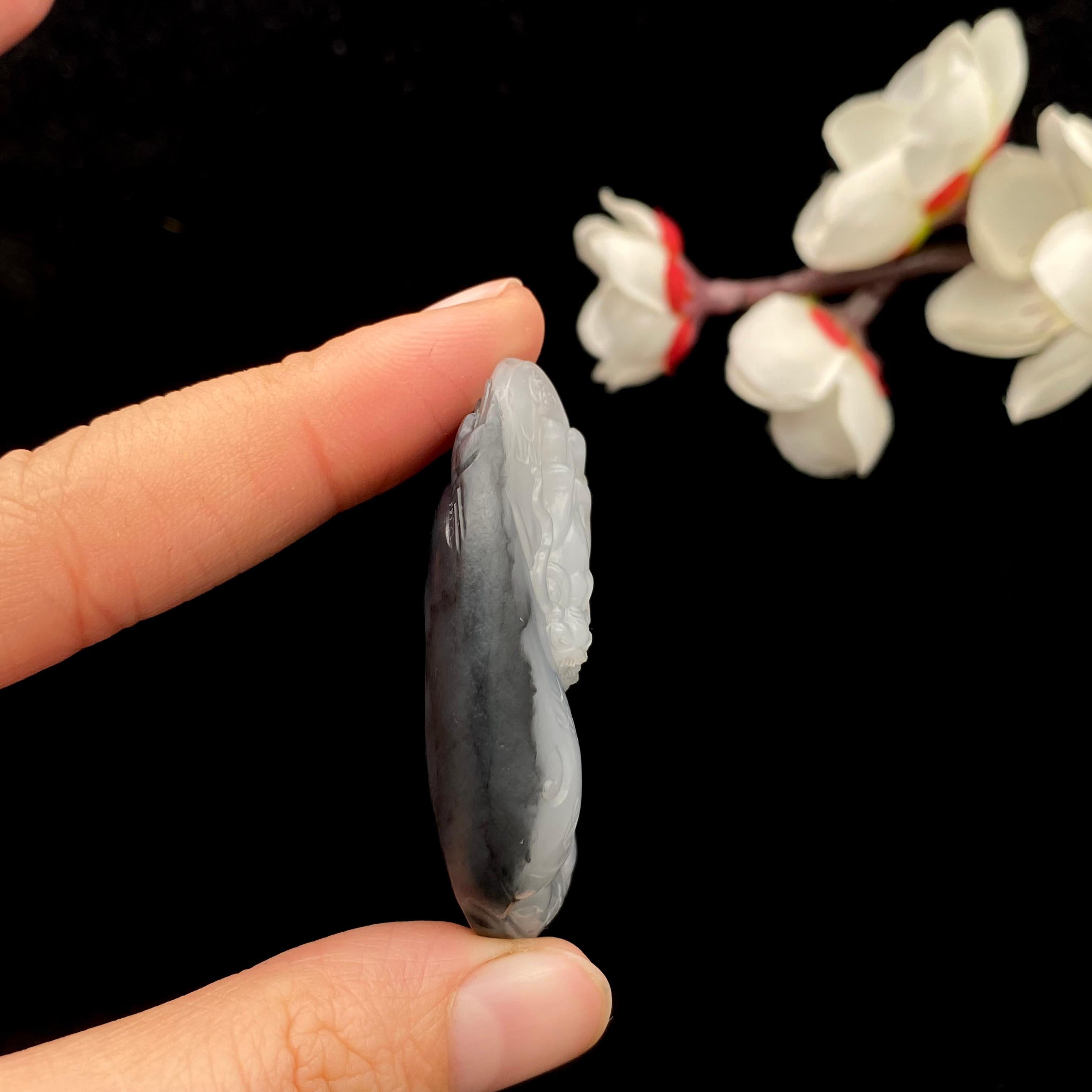 和田玉青花籽料【龙】挂件（22.7g）
