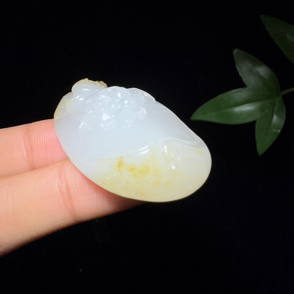 和田玉籽料挂件喜上眉梢（23.3g）