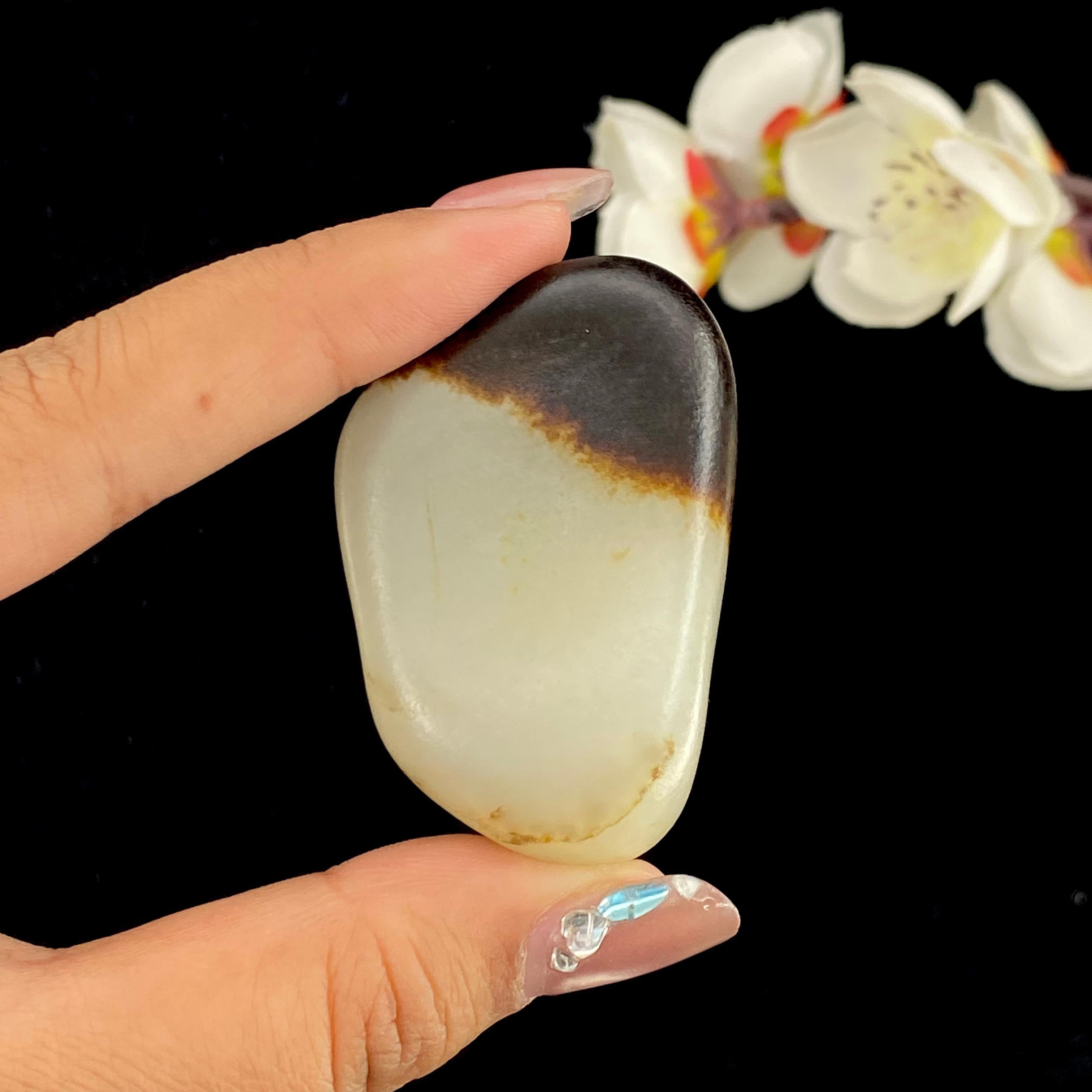 和田玉聚黑皮籽料大挂件（55.1g）