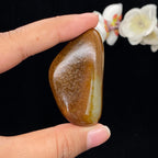和田玉黄沁皮籽料挂件（48.2g）