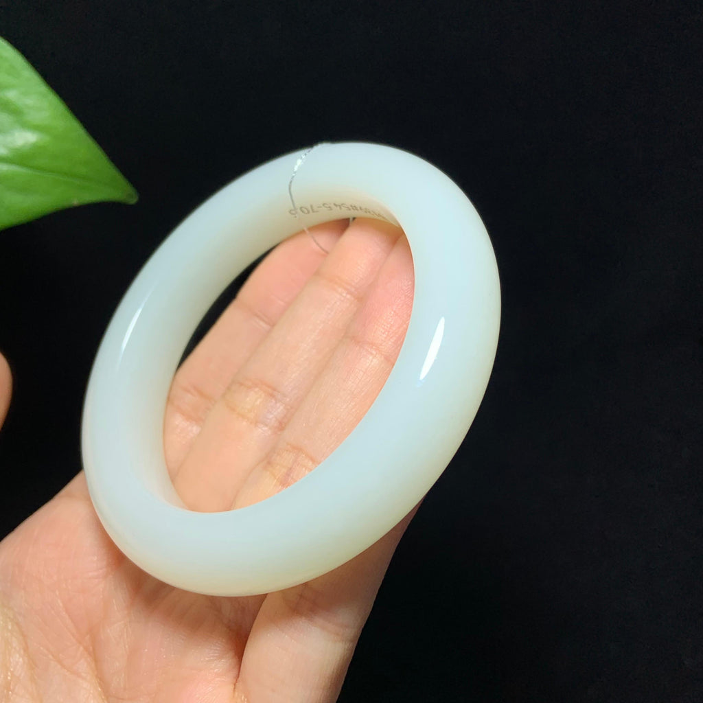传承级和田山料羊脂白玉手镯（70.6g）
