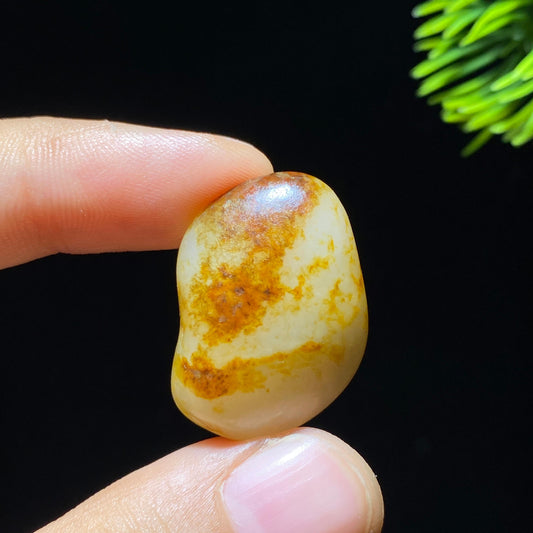 和田玉红皮籽料原石（6g）