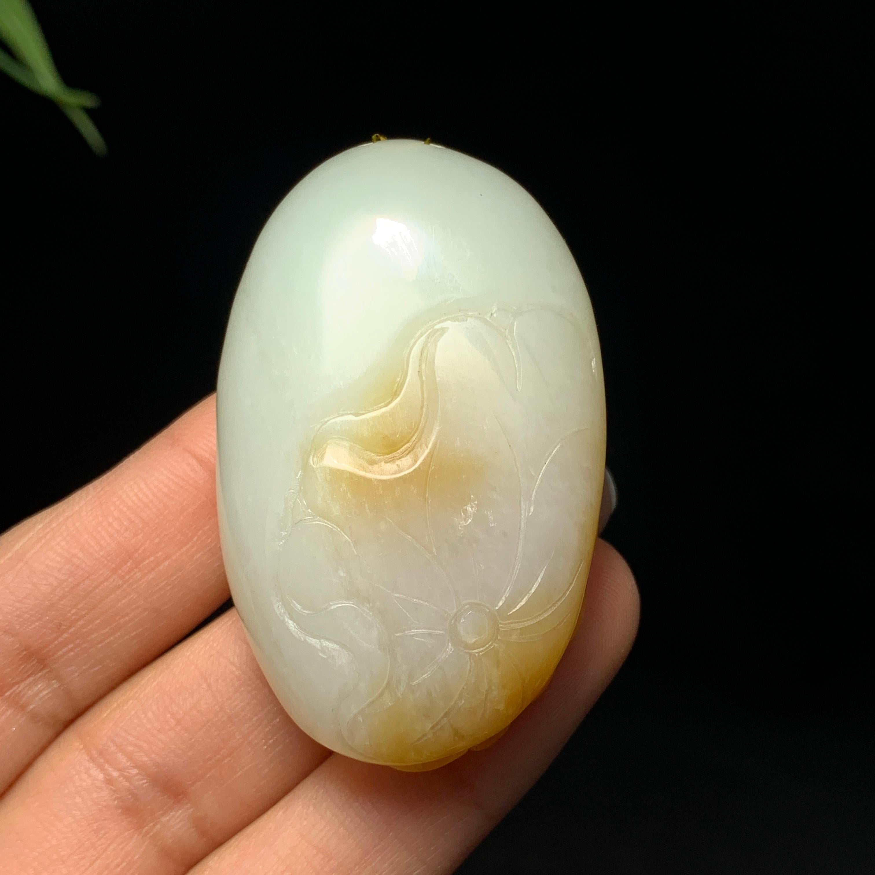 高品质和田糖白玉佛公挂件（41.7g）