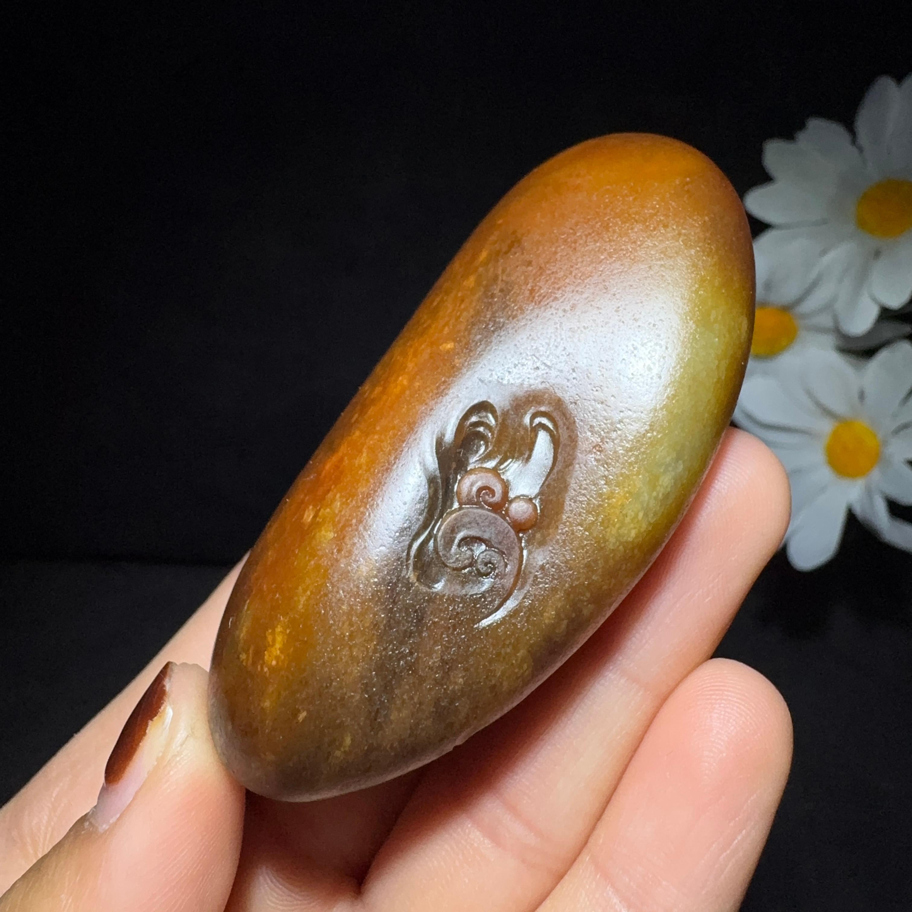 和田玉籽料手把件黄财神（123.6g）