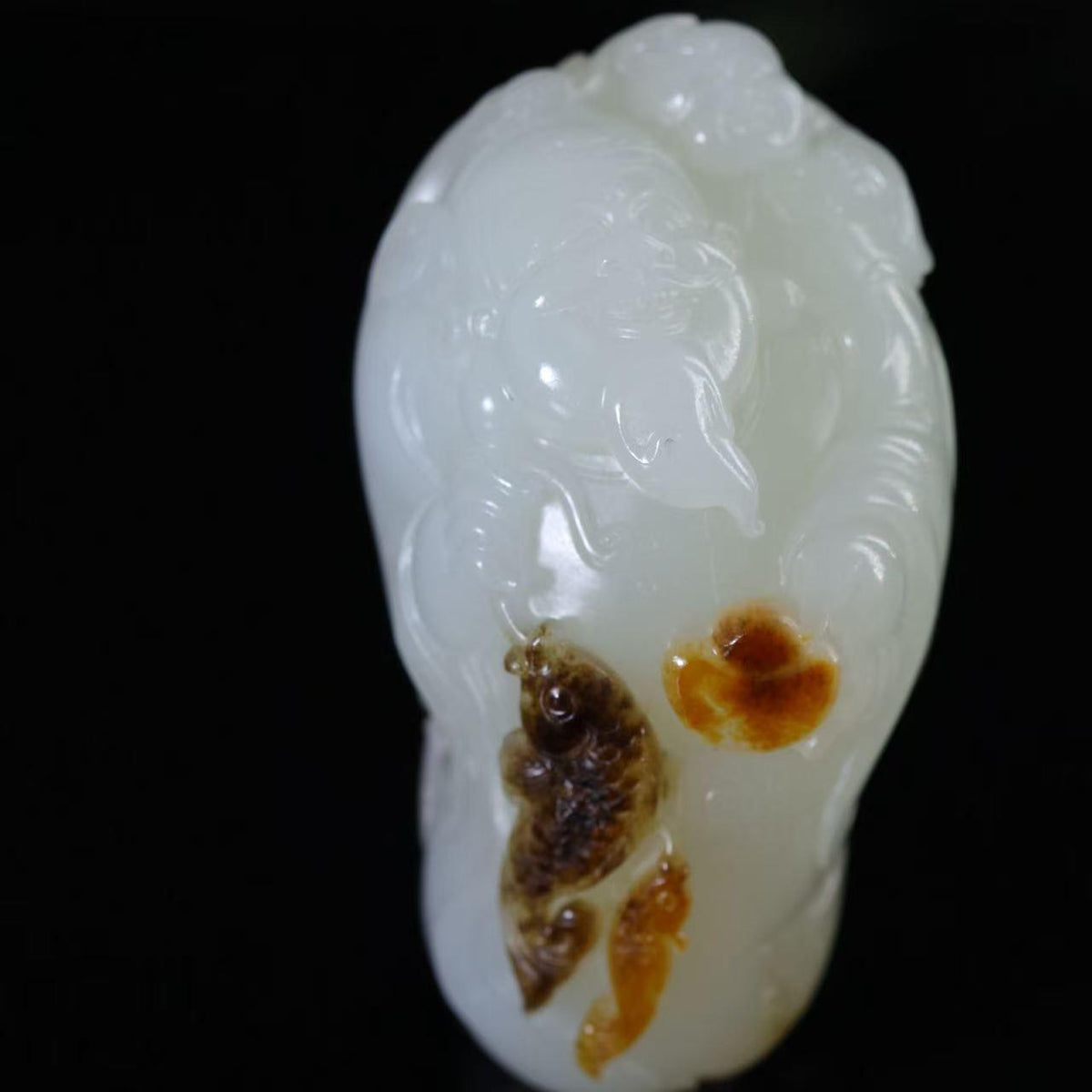 和田玉白玉红皮财神挂坠（65.4g）