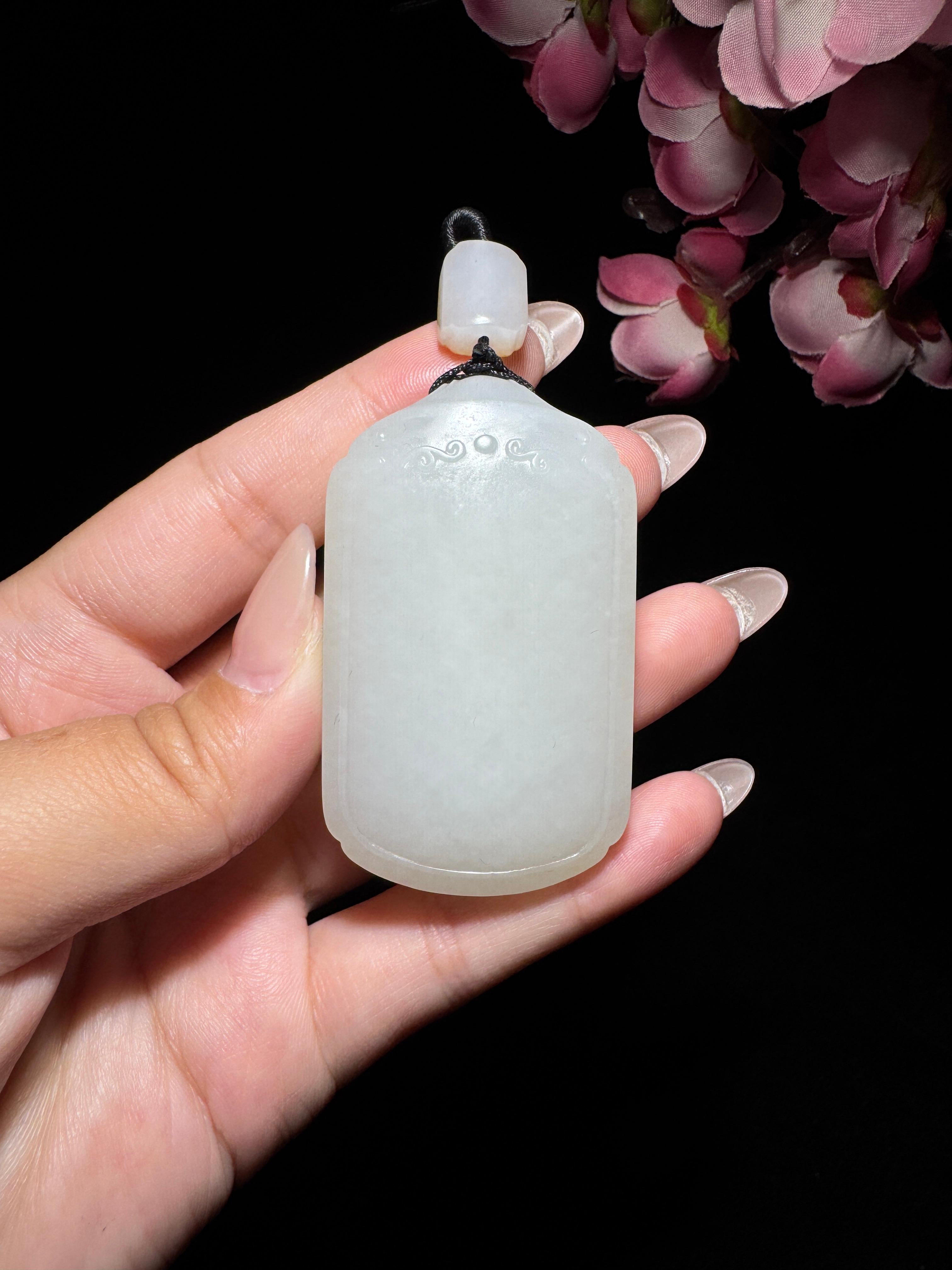和田玉籽料满皮无事牌（56.5g）