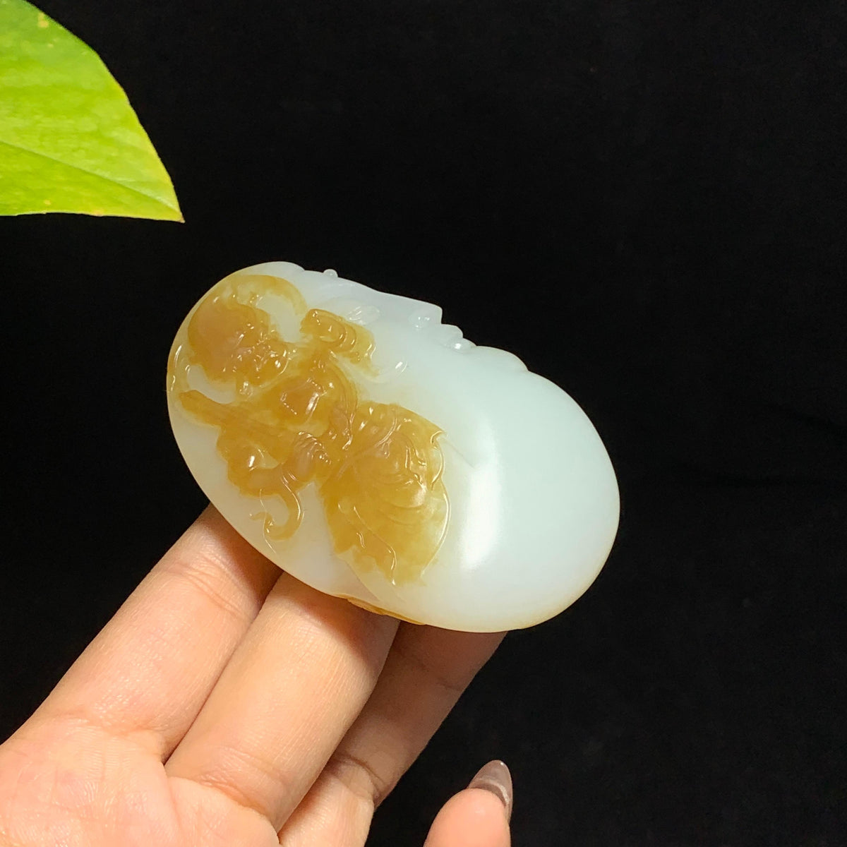和田山料糖白玉一念之间手把件（108.2g）