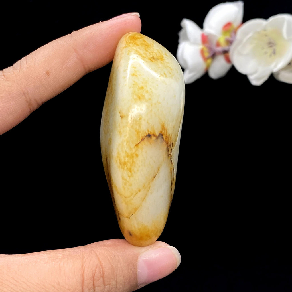 和田玉聚黄皮籽料手把件（105.1g）
